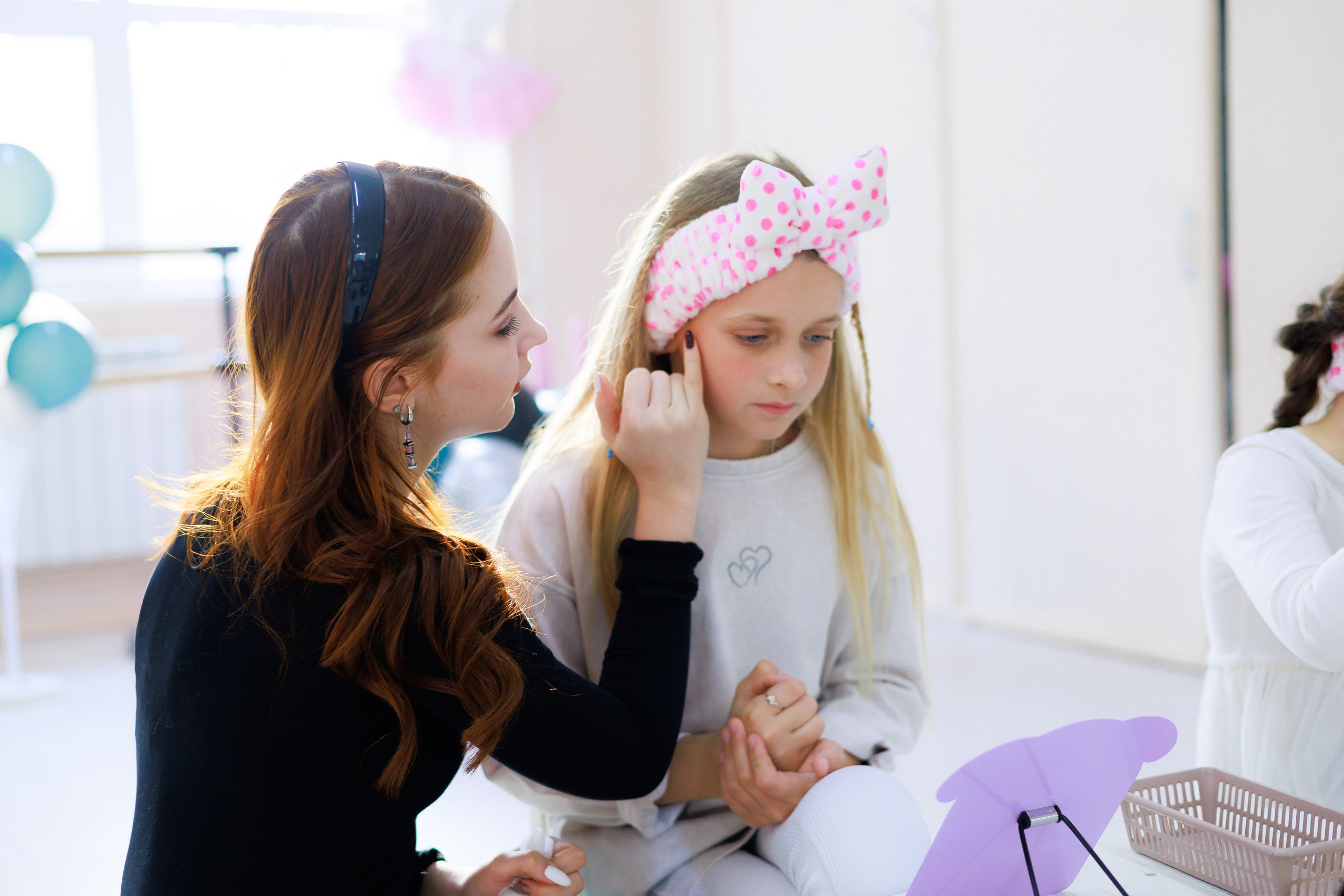 От детского макияжа к макияжу по-взрослому: урок макияжа для девочек 7-10 лет 2 февраля во Владивостоке. Школа для девочек во Владивостоке — Само Совершенство