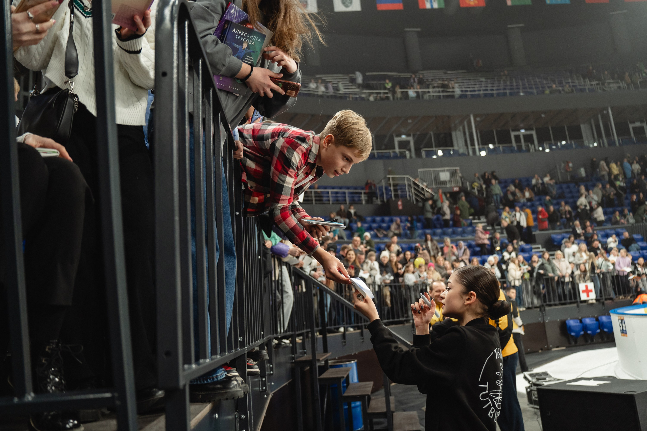 Шоу «Чемпионы на льду» в Новосибирске. Воробьева Ксения — Спортивный и танцевальный фотограф Новосибирск