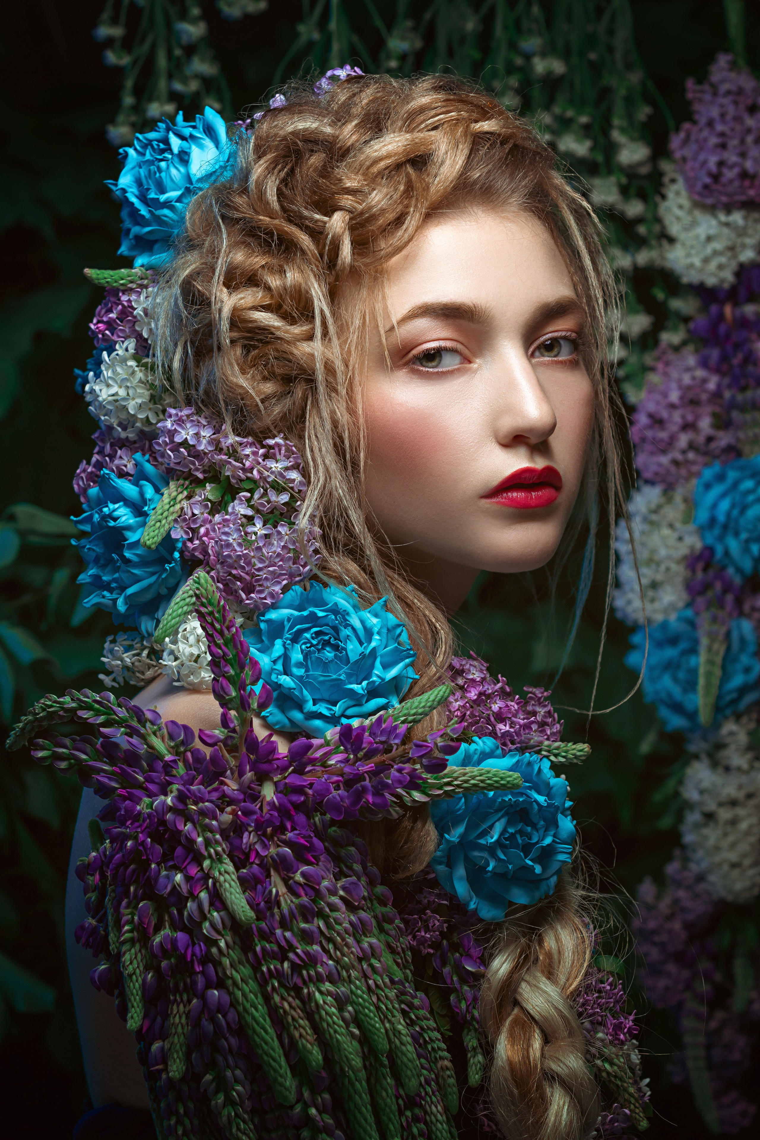 Девушка в цветах. Цветокоррекция Victory photo