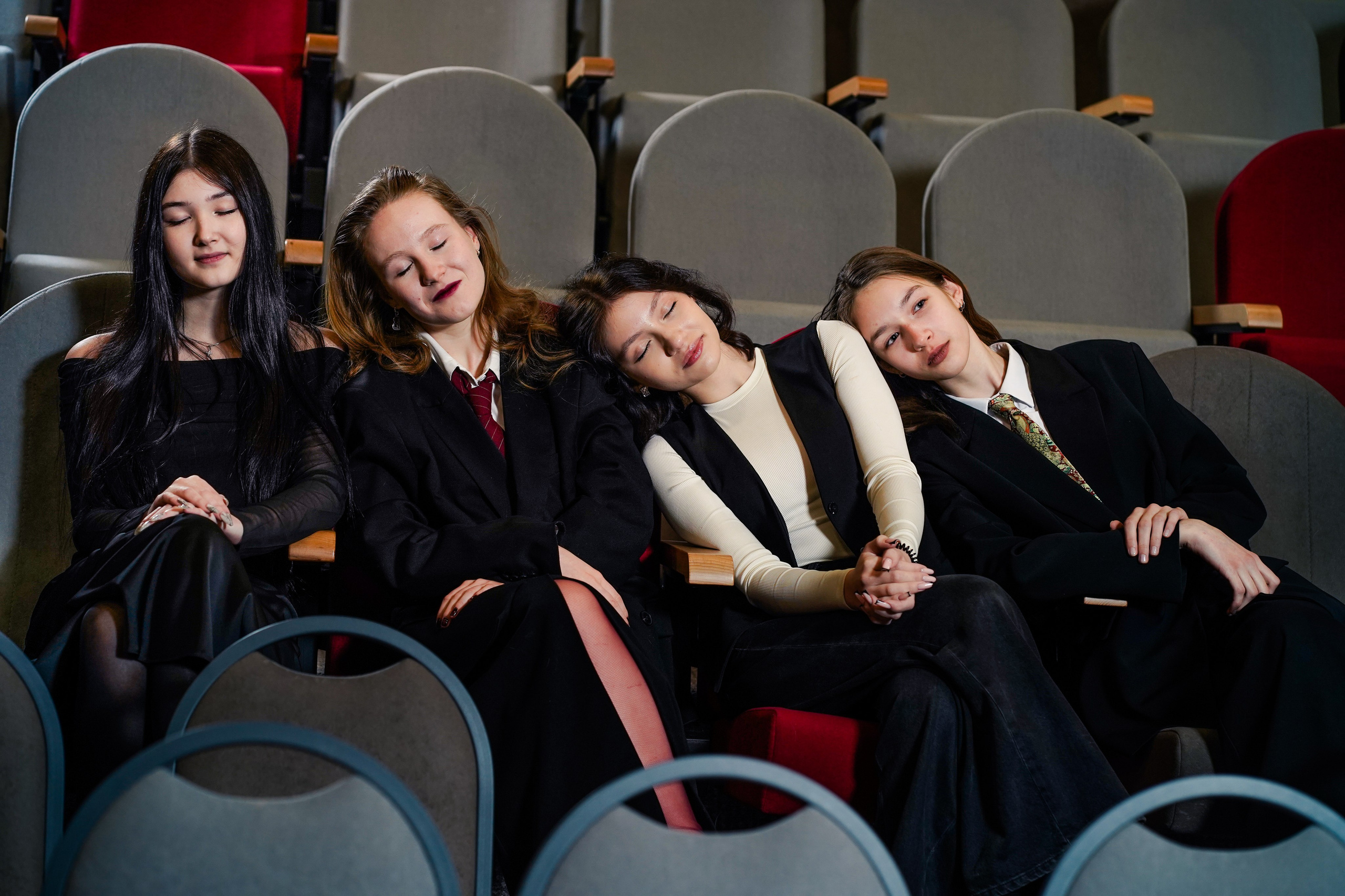 Гимназия № 40, 9 класс. Семейный и портретный фотограф в Екатеринбурге Анна Лобанова