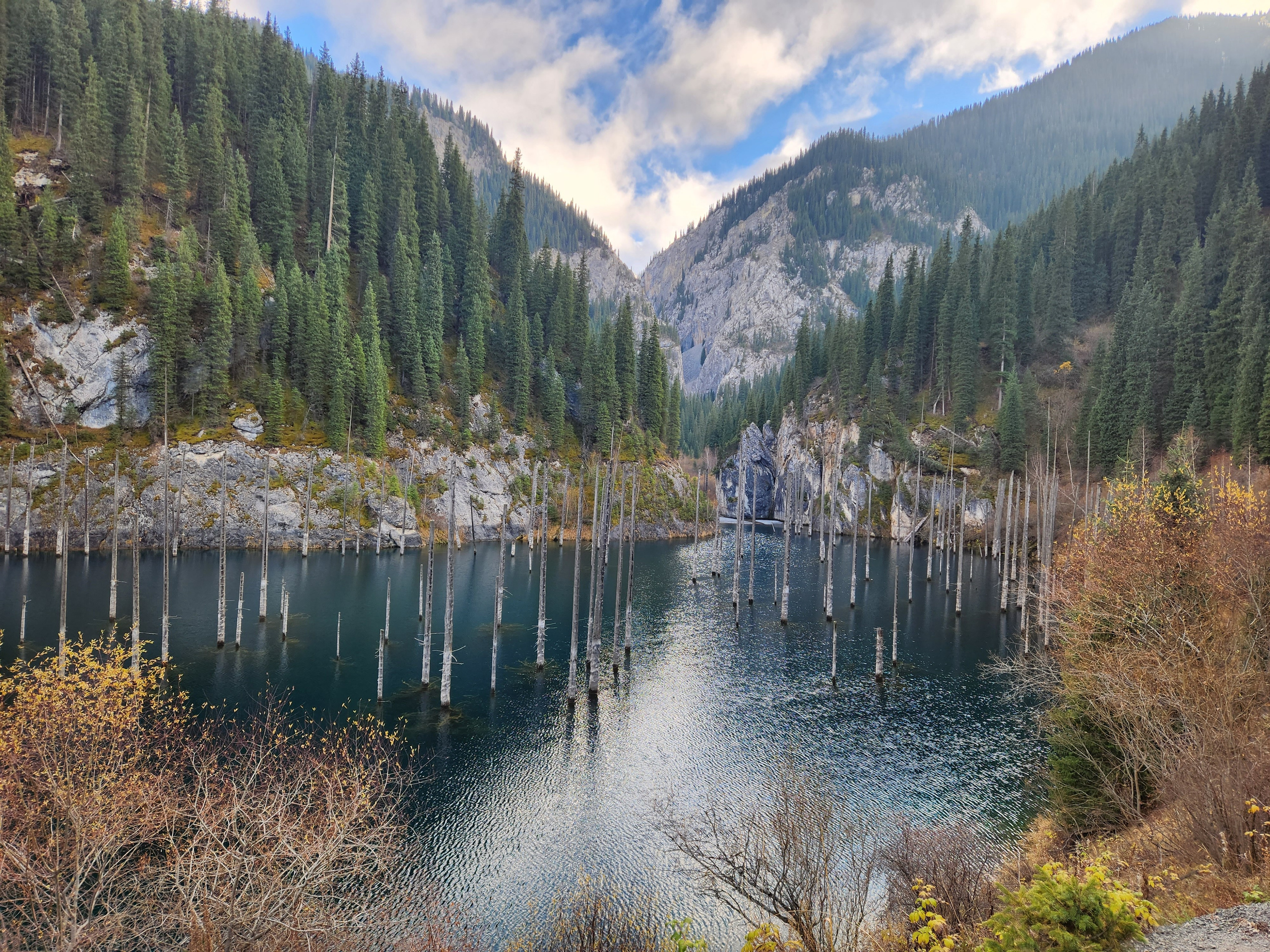 Melon Travel в Алматы: экскурсии и джип туры в Чарынский каньон, озера Каинды, Кольсай, Иссык, национальный парк Алтын Эмель