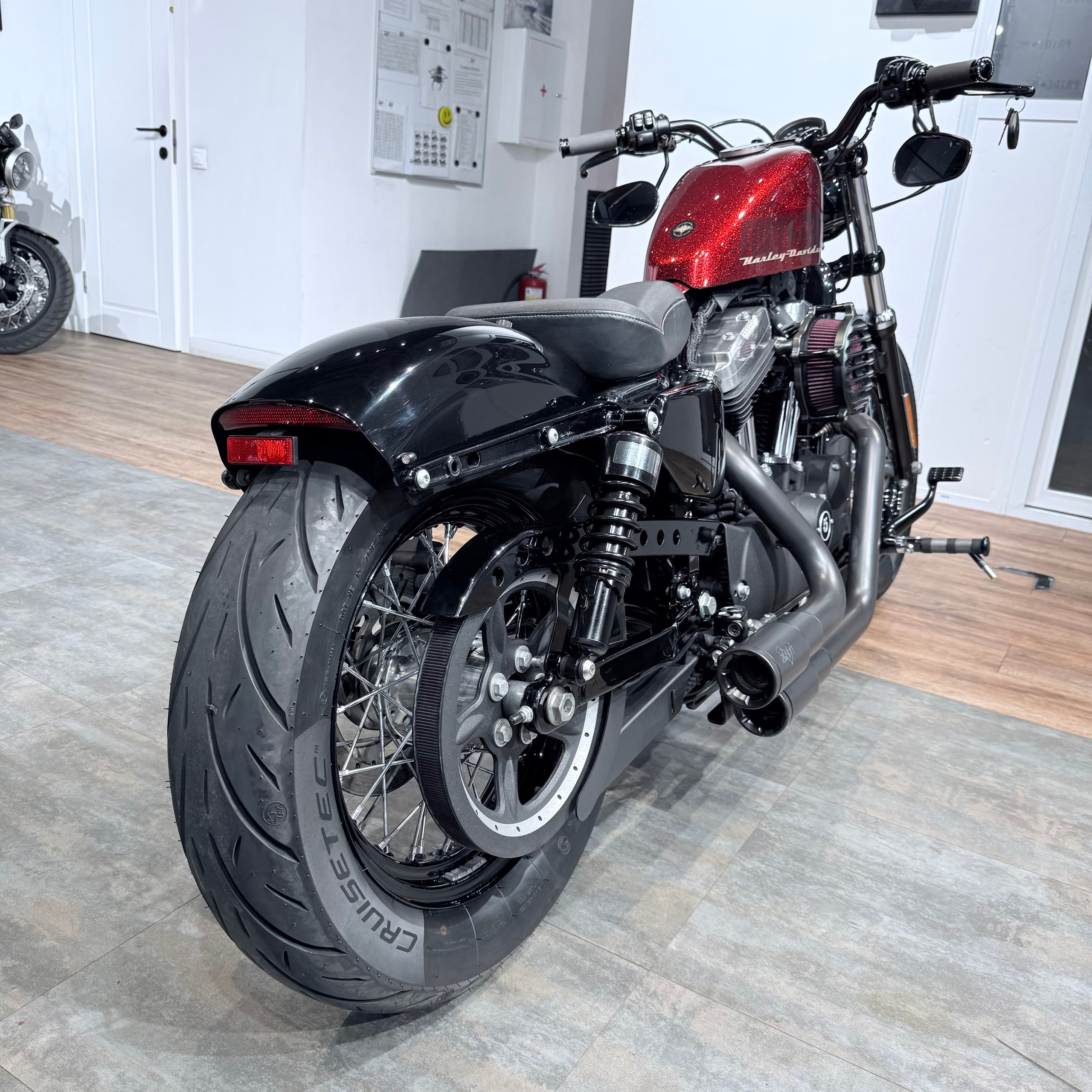Купить Harley-Davidson 2015 Forty-Eight 1200 ABS (Softail/Dyna) — подробнее на сайте. Hello Davidson, Москва. Только хорошие мотоц