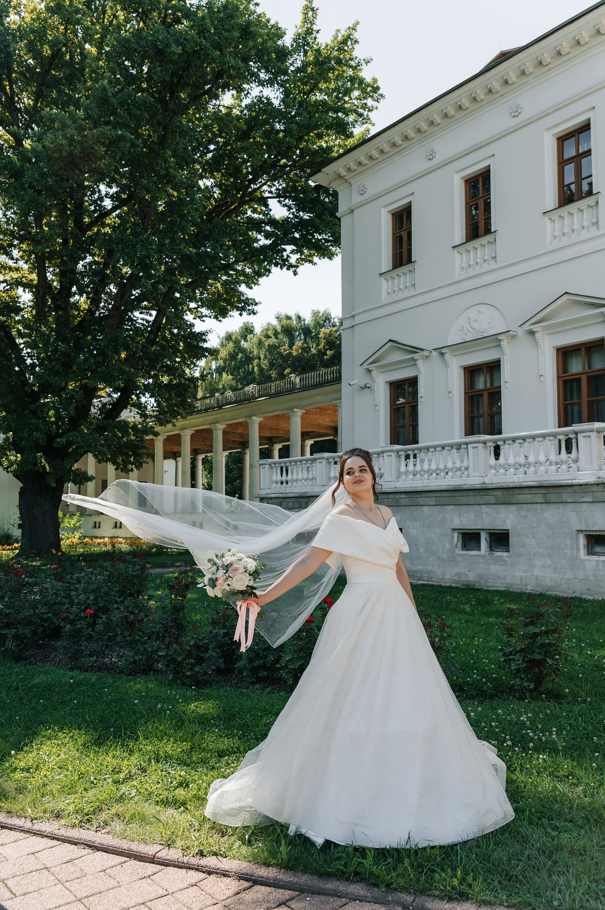 Свадебная фотосессия в усадьбе Остафьево