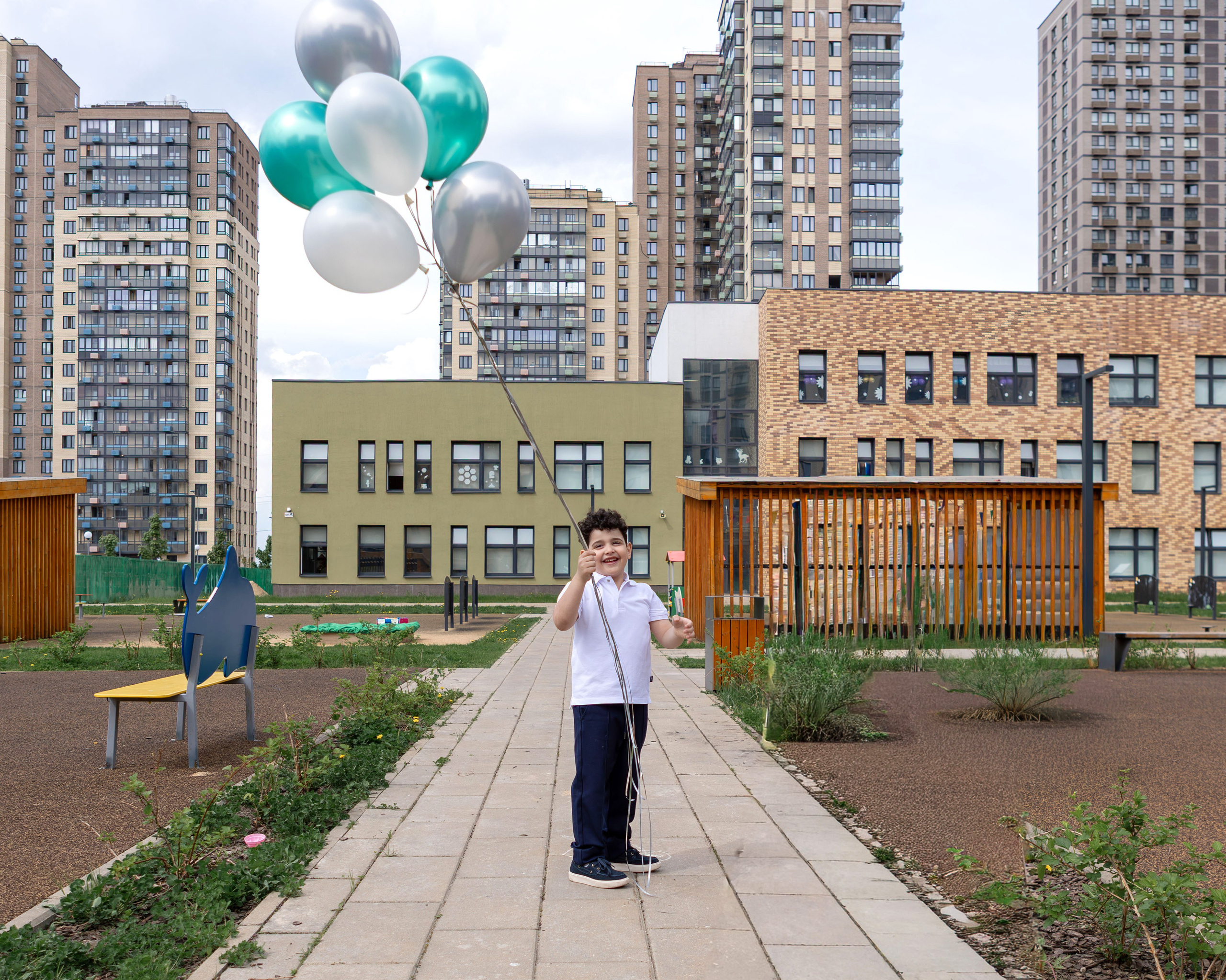 Один выпускник — целая история: выпускной Ваграма в Путилкове. Выпускные альбомы для школы и детского сада — школьный фотограф Подольск, Троицк, Щербинка, Москва