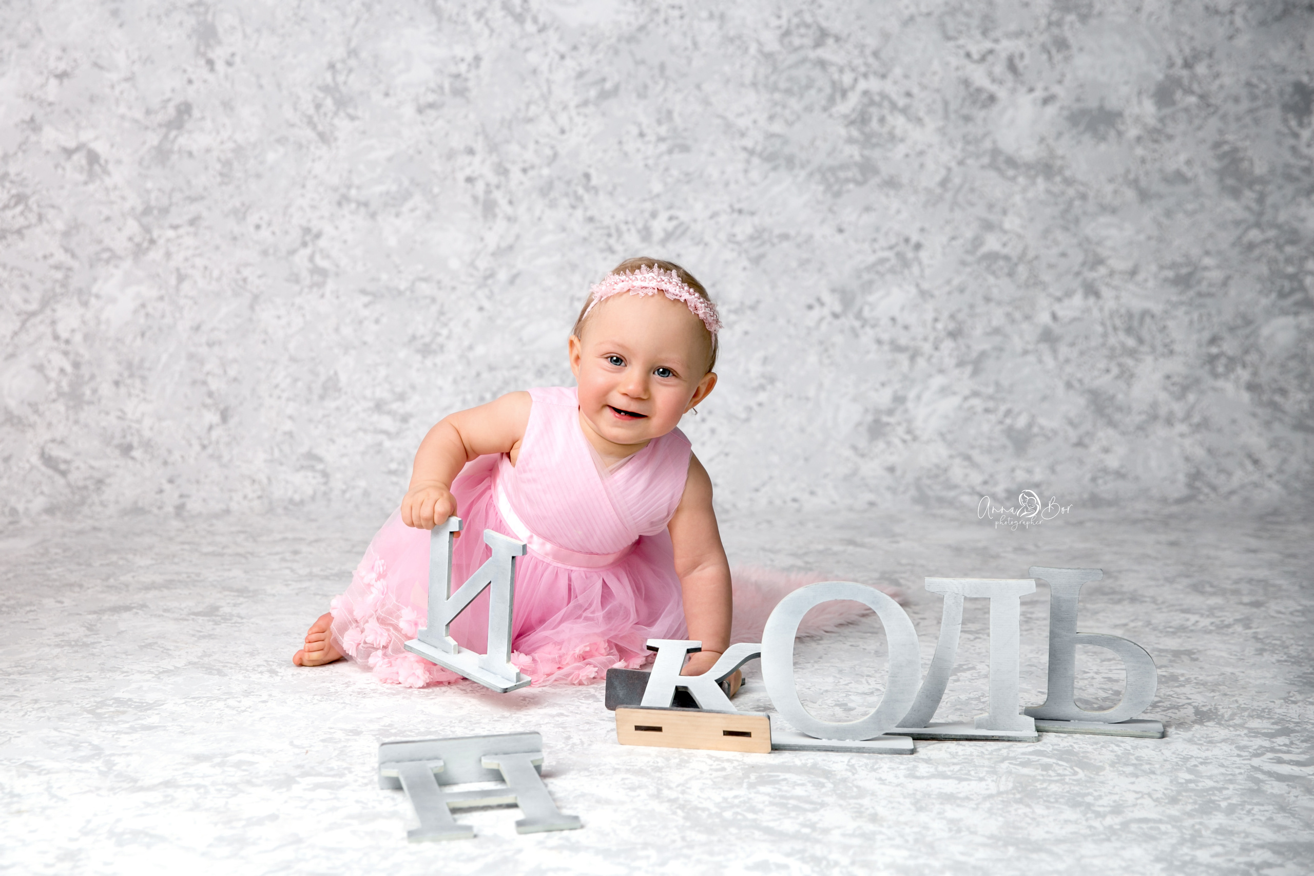 Фотосессия ГОДОВАСИЕ. Фотограф новорожденных, детей до года и беременных в Симферополе