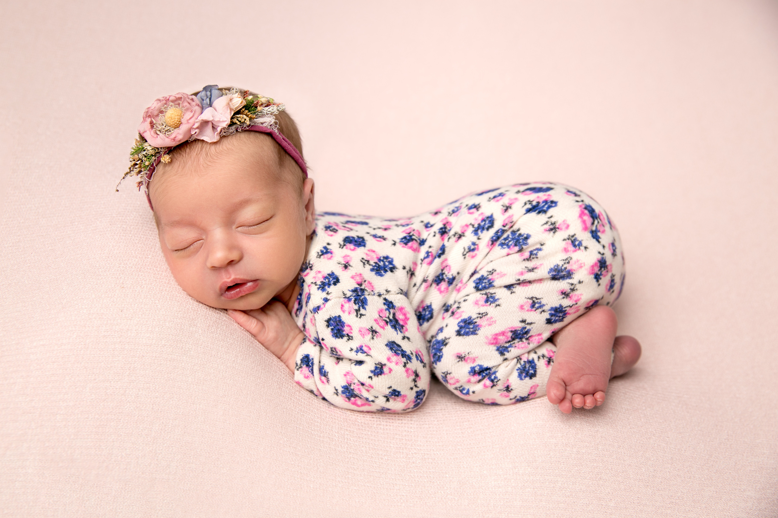 Фотосессия новорожденного (newborn). Фотограф новорожденных, детей до года и беременных в Симферополе