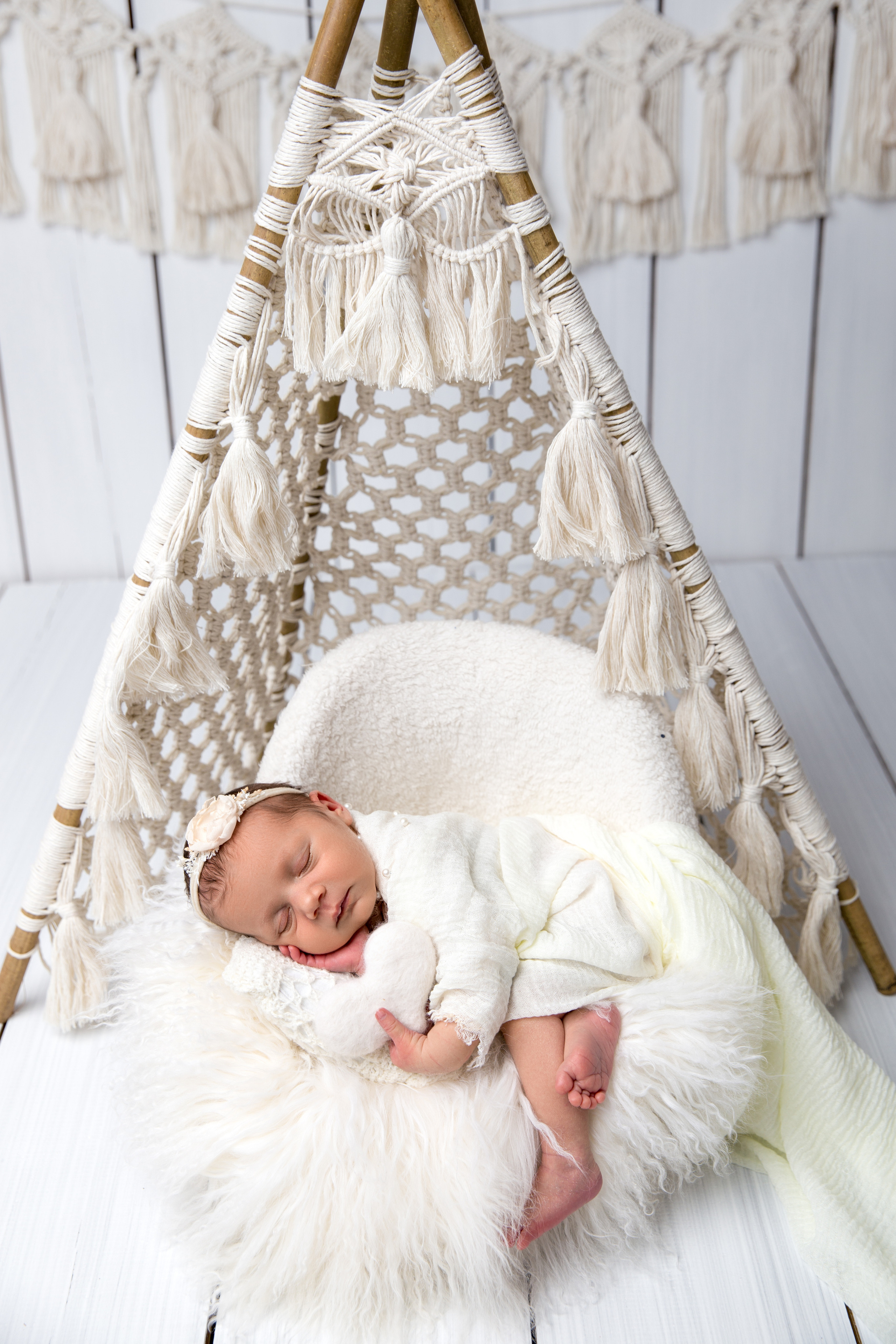 Фотосессия новорожденного (newborn). Фотограф новорожденных, детей до года и беременных в Симферополе