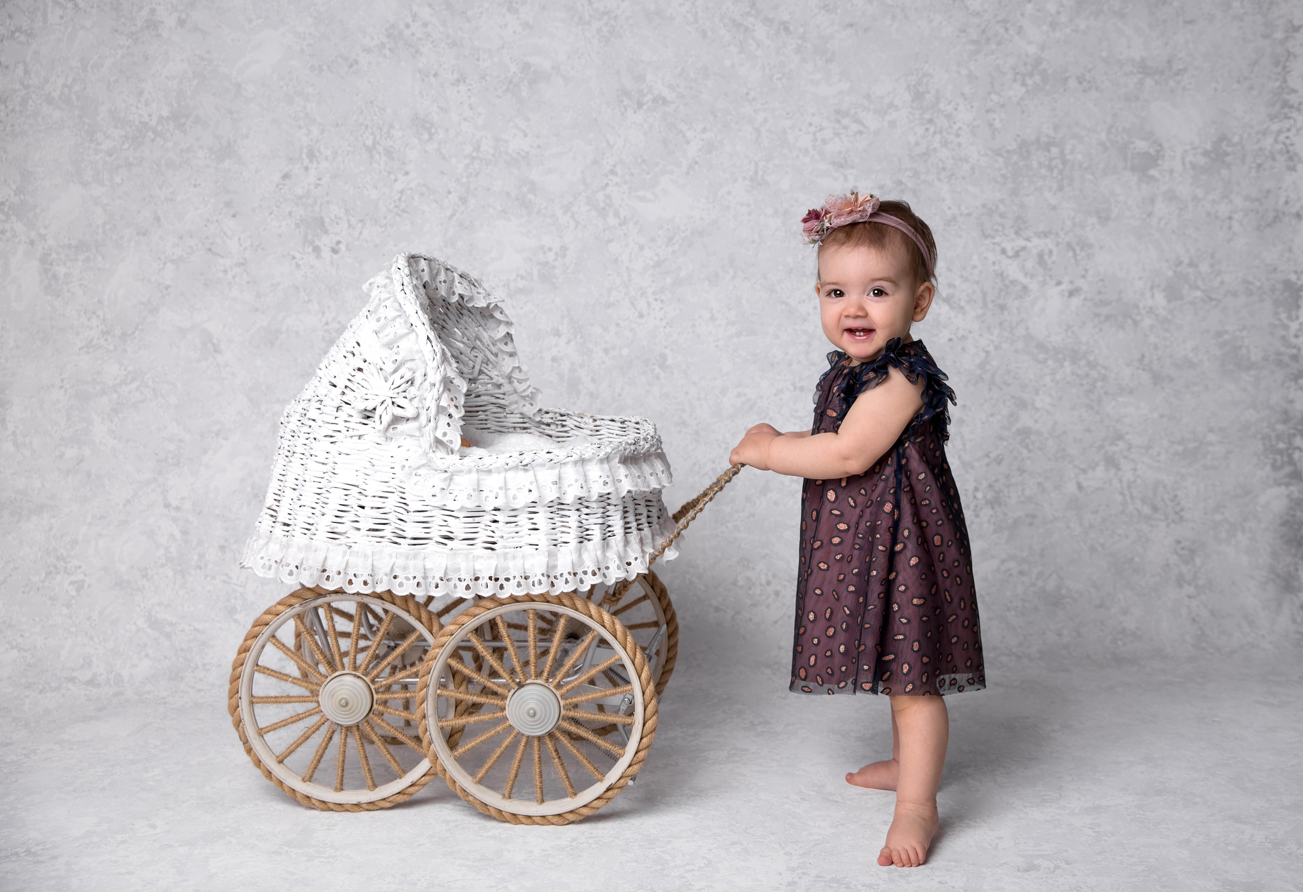 Фотосессия ГОДОВАСИЕ. Фотограф новорожденных, детей до года и беременных в Симферополе