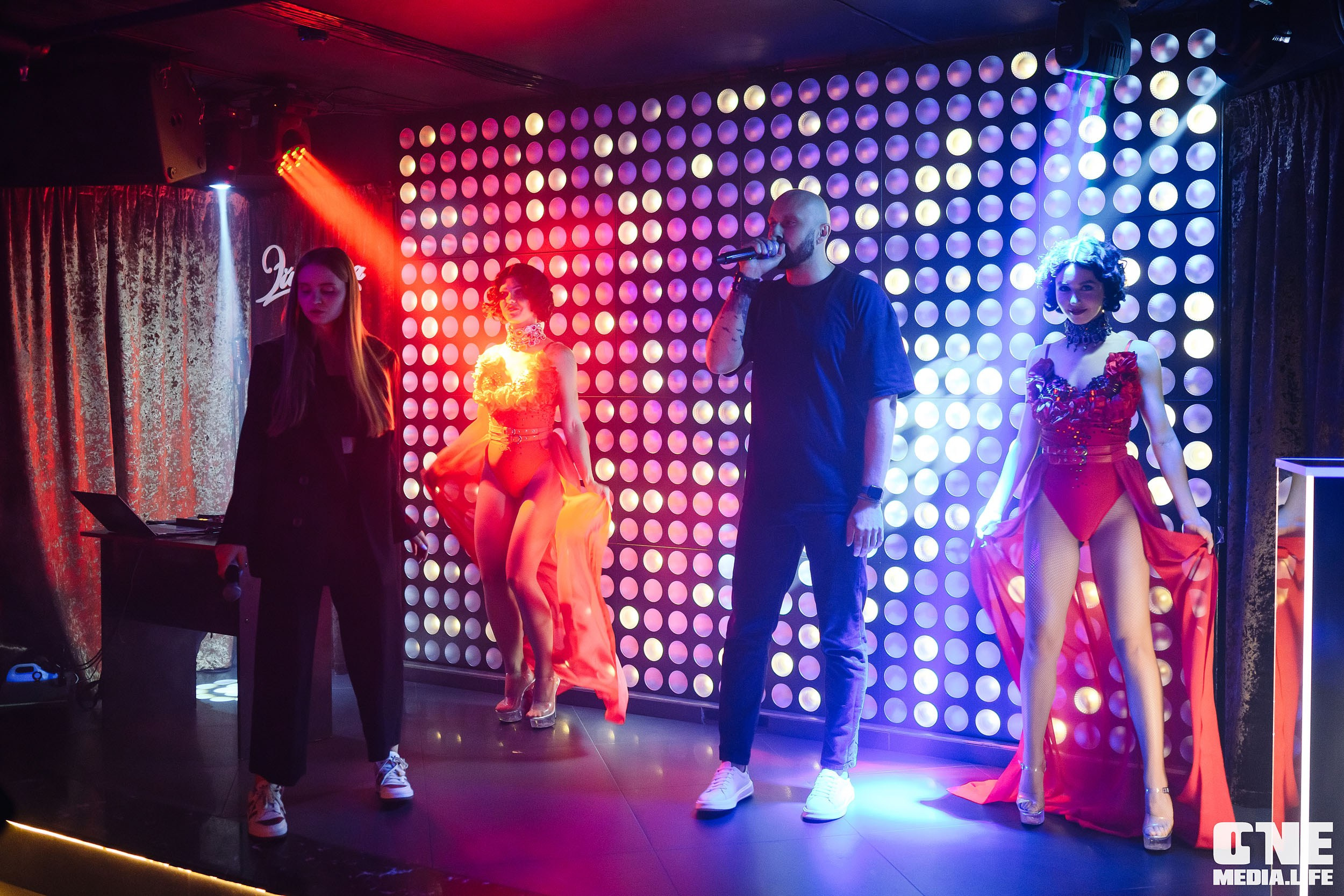 Фоторепортаж из караоке-клуба Эйфория. One Media Life: фоторепортажи, фотоотчеты с мероприятий и заведений