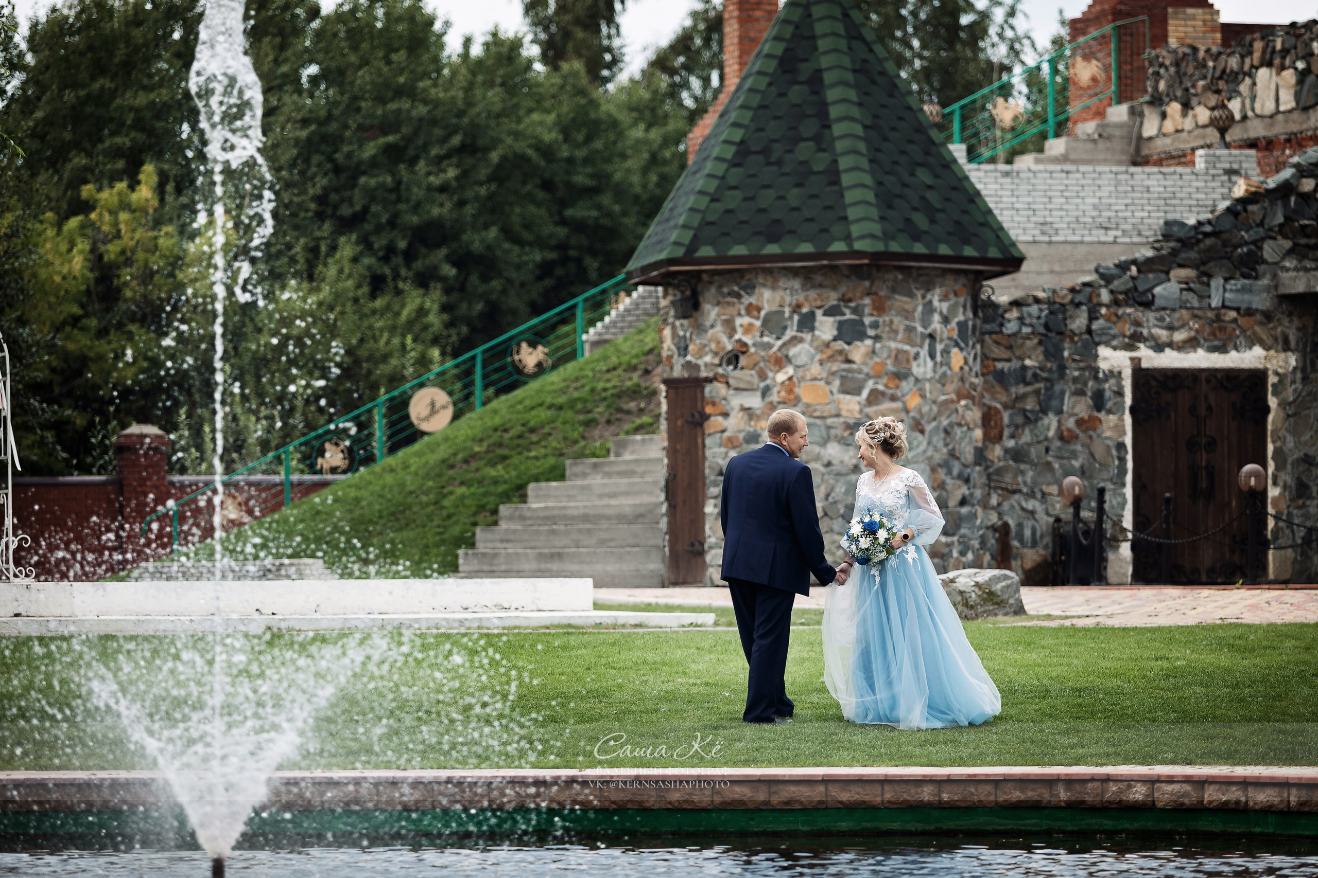 Сильная любовь Т&В в цвете морской волны — Фотогалерея свадебного фотографа Саши Кё. Свадебный, семейный и event фотограф в Новосибирске и Новосибирской области Саша Кё