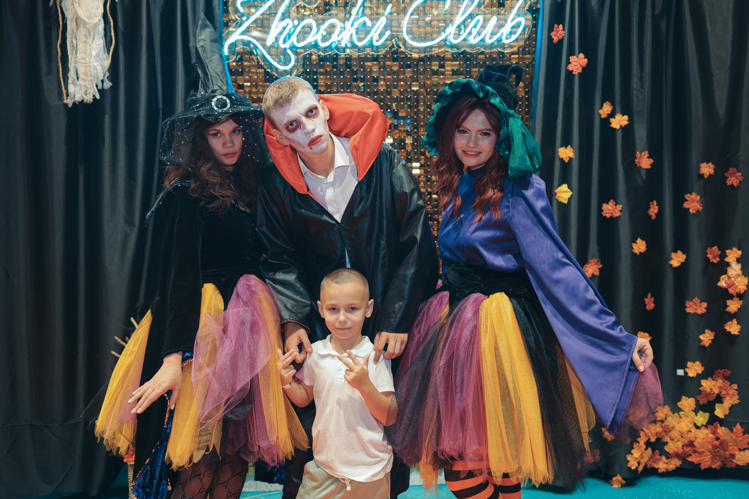 02.11 Halloween в Zhooki Park. Команда специалистов в мире фотографии и видео. Детский фотограф, семейный фотограф