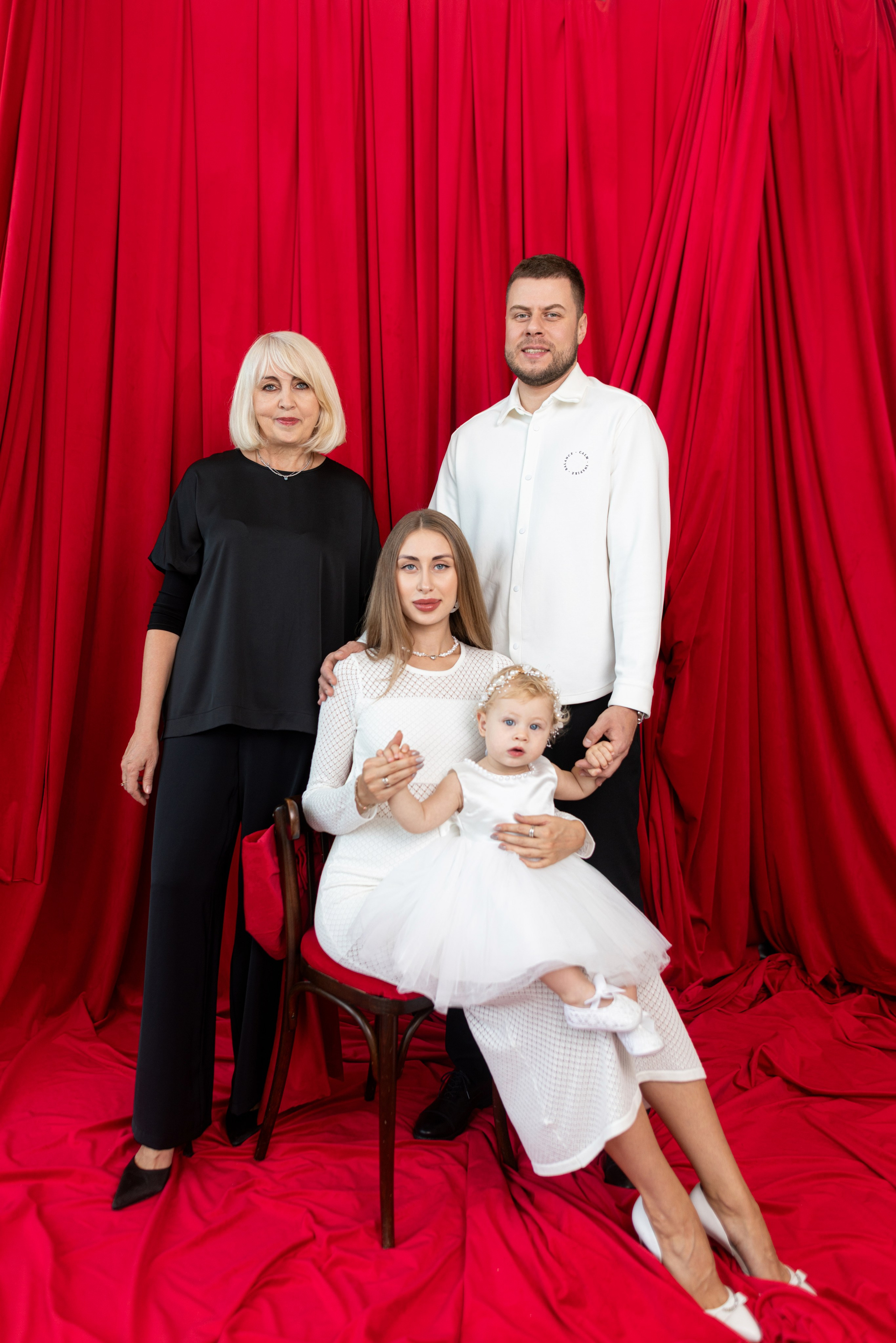 Семейная съемка для Яны и Дани в интерьере. Дмитрий Шульгин, портретный фотограф в Воронеже