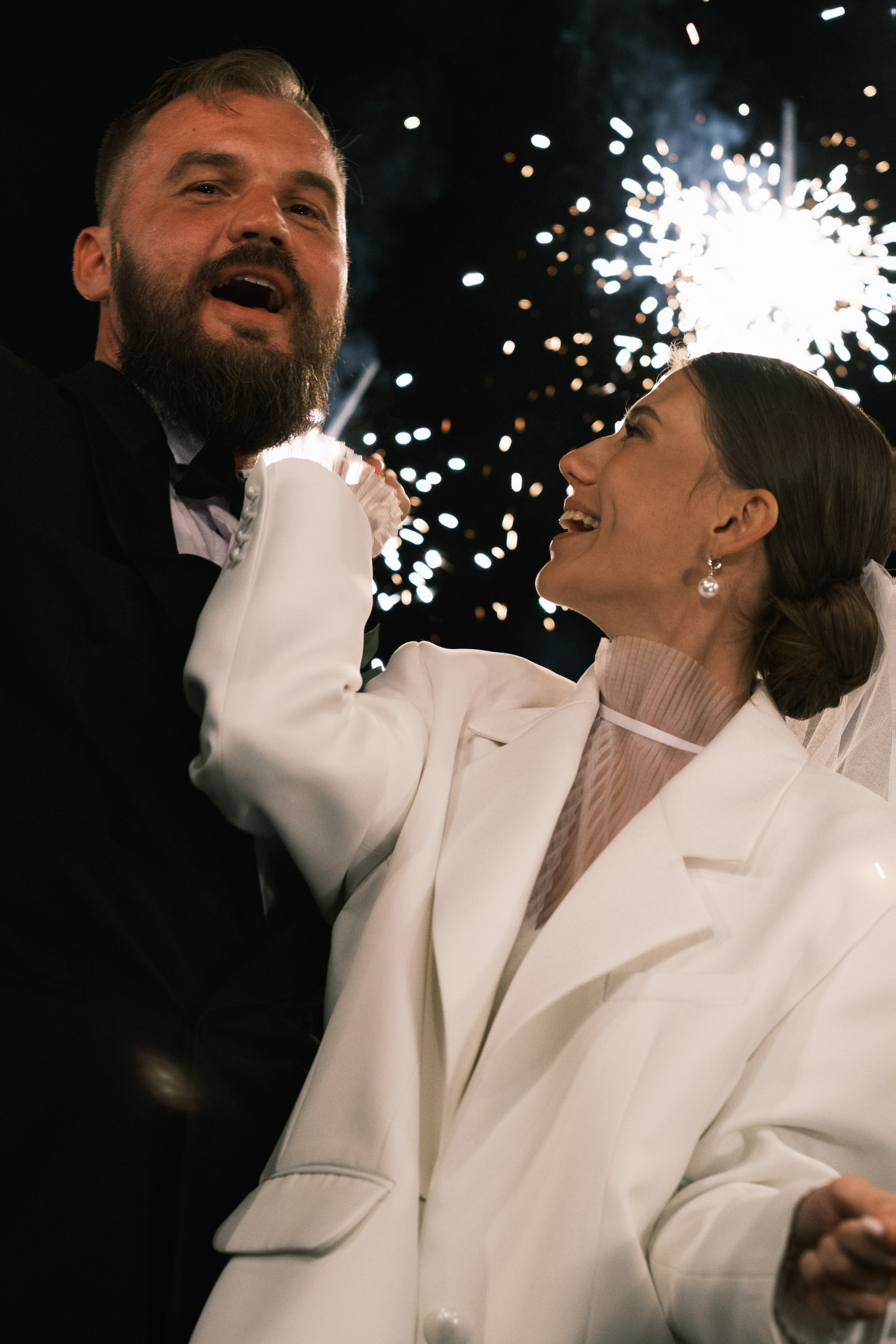 Олег и Лиза под бенгальскими огнями. Professional photoartist in St. Petersburg (wedding, reportage, portrait, model book, love story) Alexander Shvedov