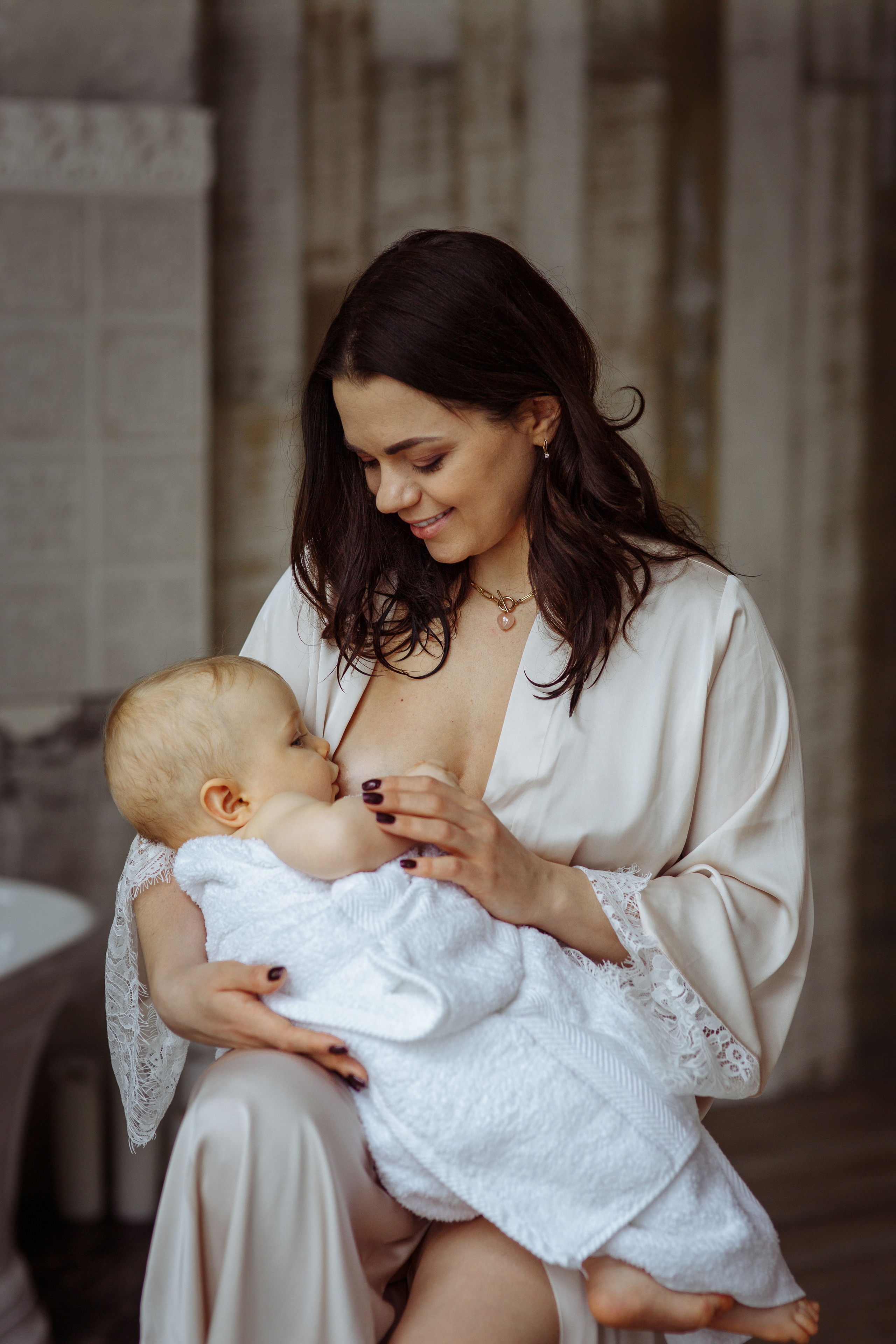 Фотосессия в молочной ванне мама и малыш