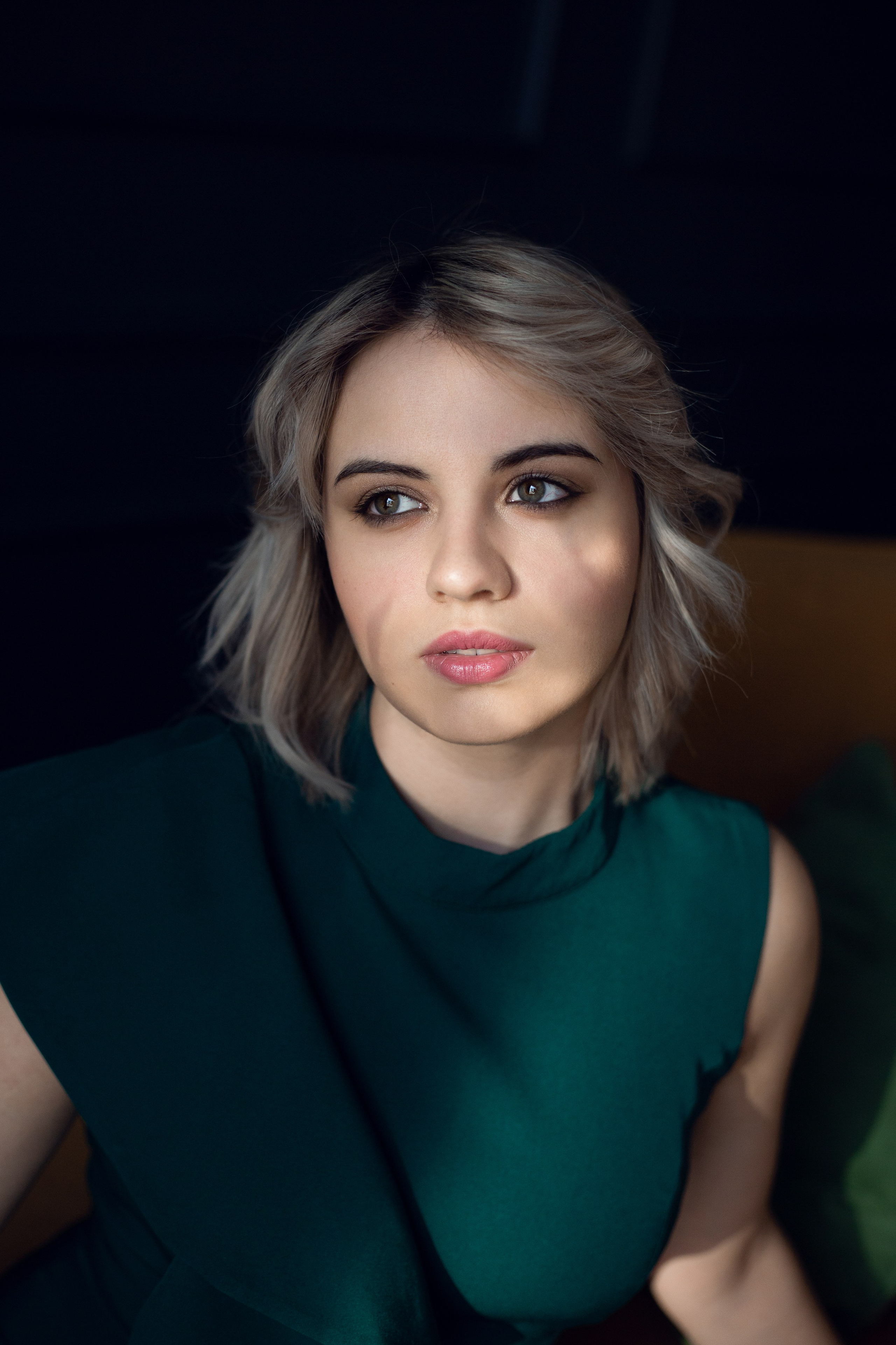 Вика в тёмном зале. Фотограф в Новосибирске Краснова Евгения