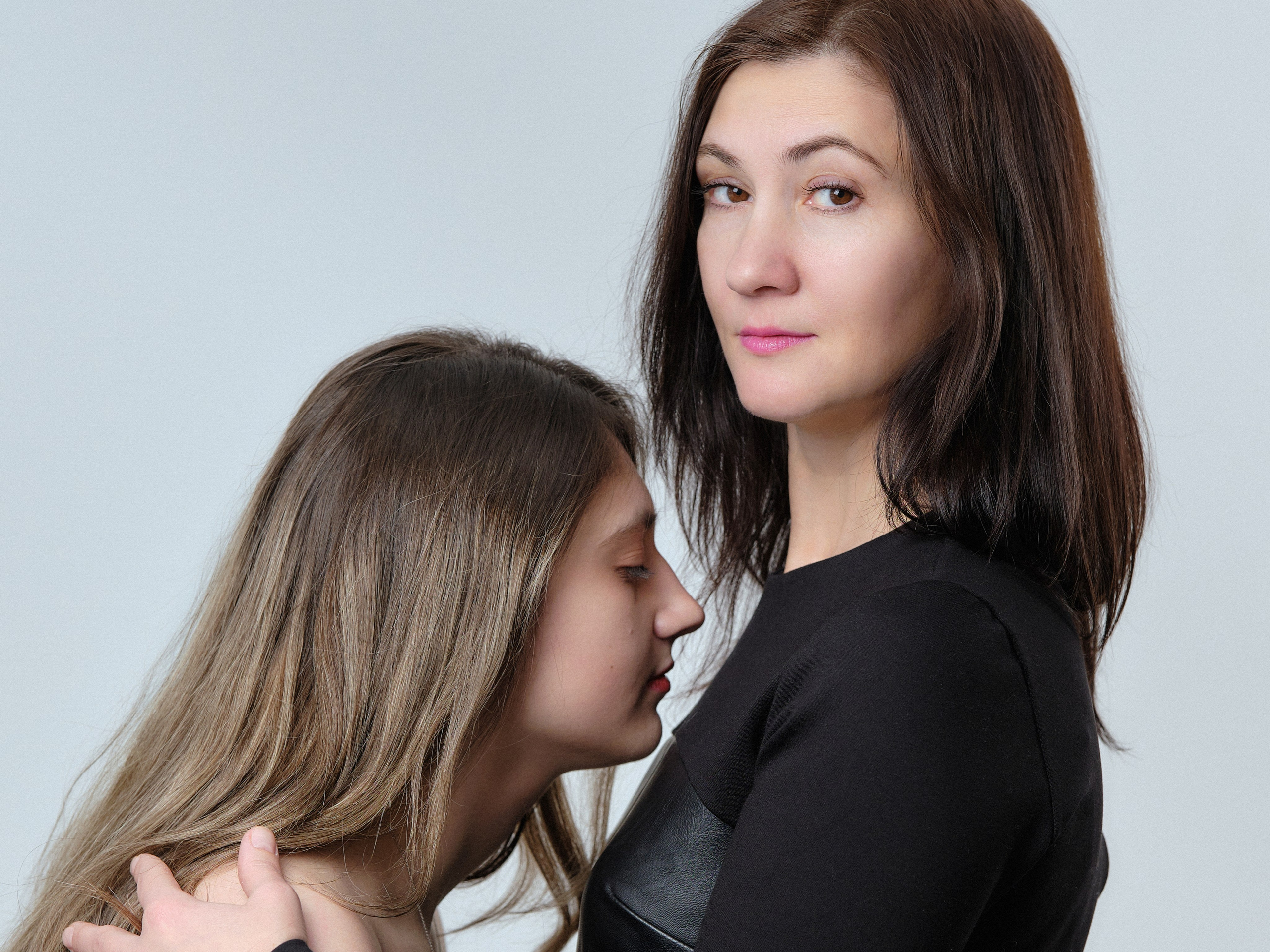 Семейная фотосессия в Самаре. Идеи и образы для съёмки в студии