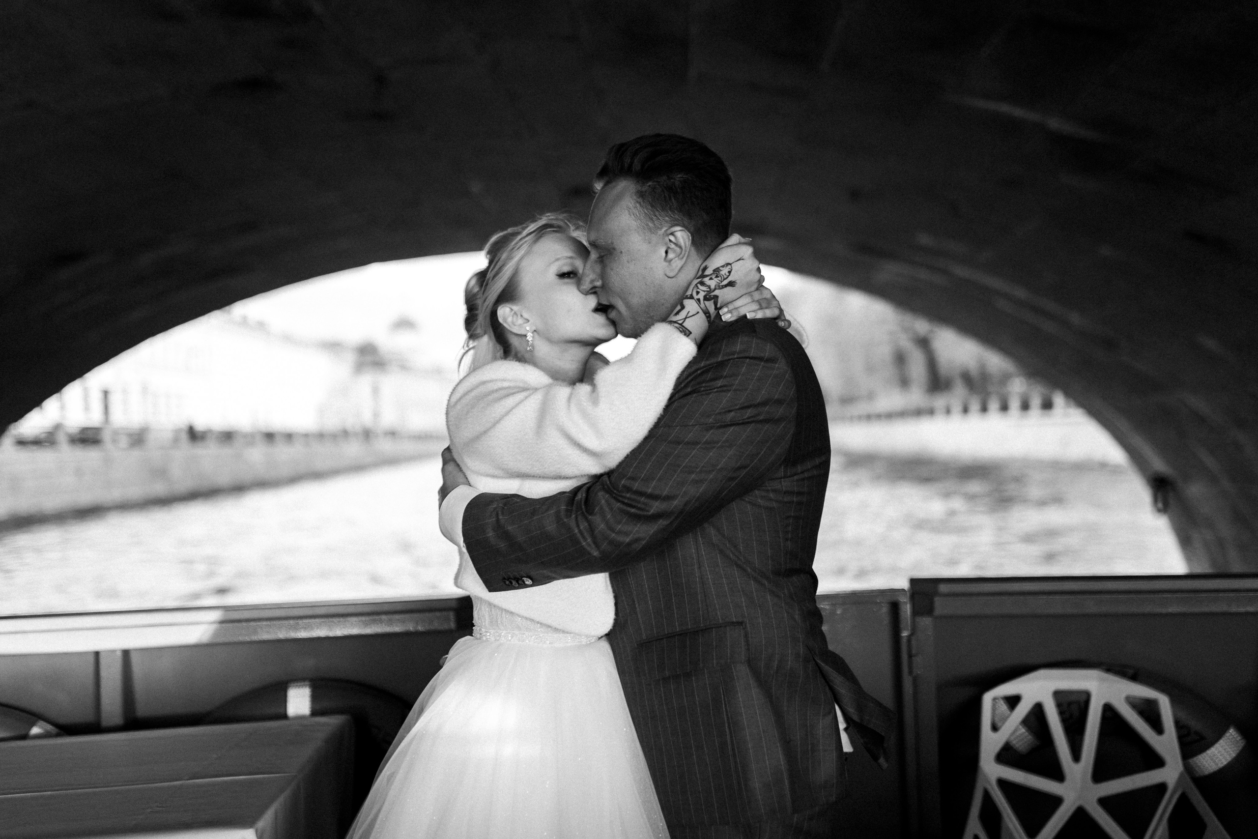 Love in Black and White. Professional photoartist in St. Petersburg (wedding, reportage, portrait, model book, love story) Alexander Shvedov