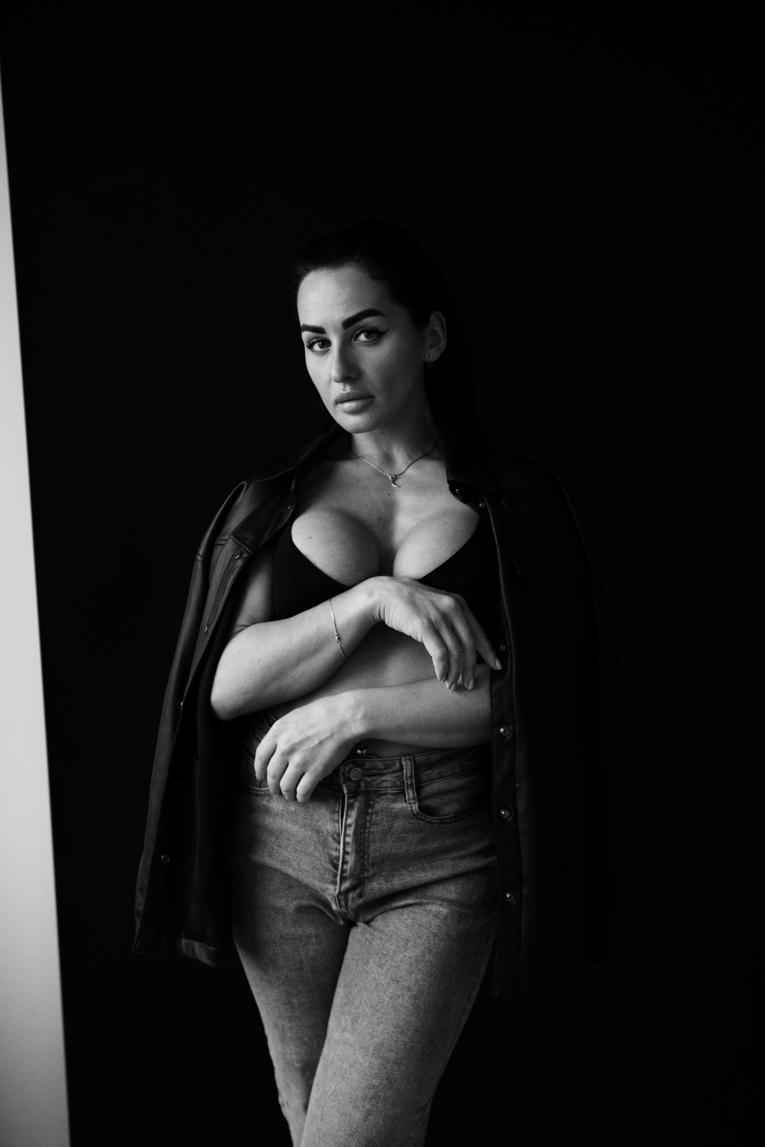 Виктория. Минималистичная фотосессия в студии. Портретный фотограф в Иванове Ольга Гуральник