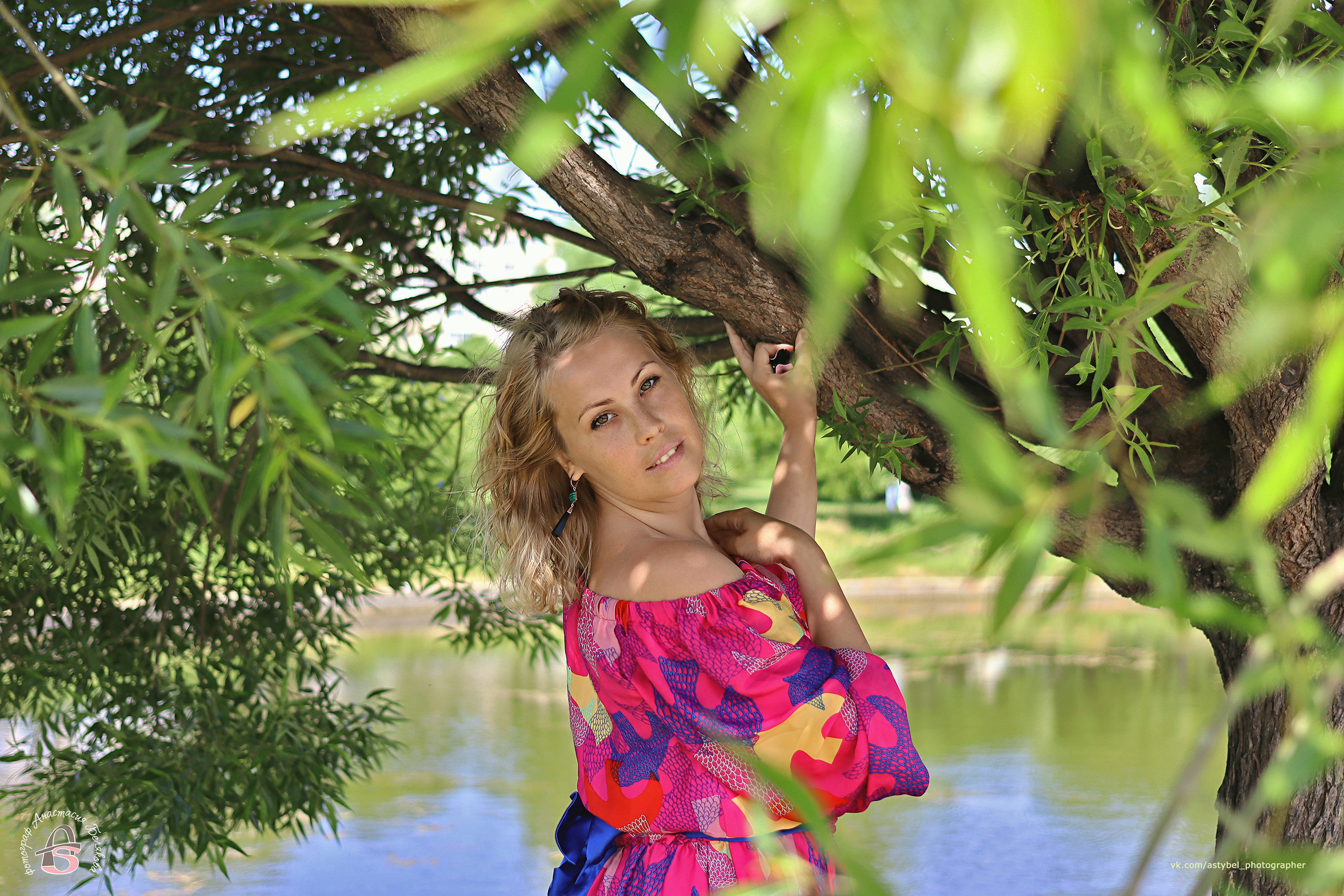 Фотосессия Виктории в Яблоневом саду в г. СПб. Фотограф Анастасия Белякова в Санкт-Петербурге и Гатчине