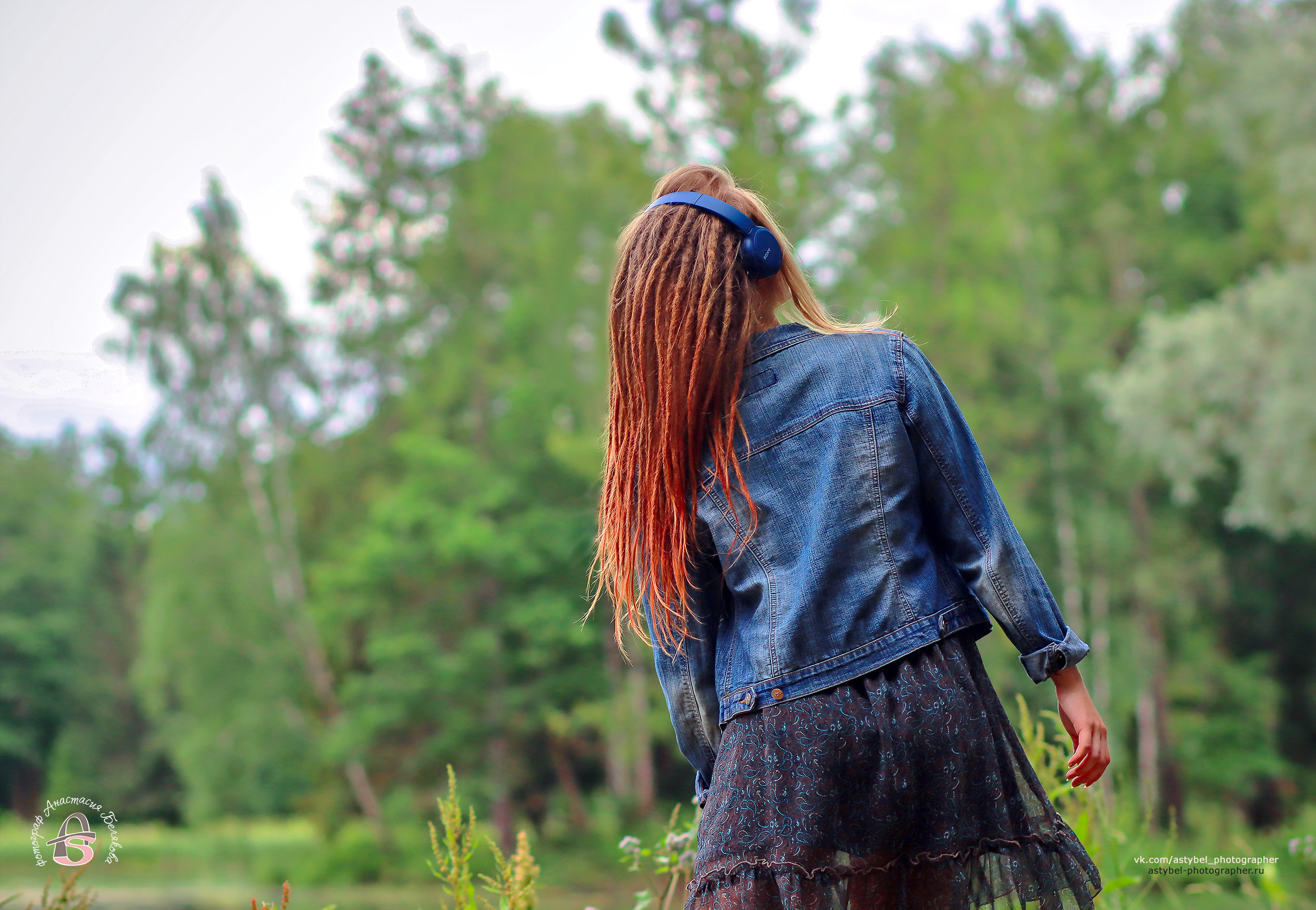Фотосессия Елены в летнем Гатчинском парке. Фотограф Анастасия Белякова в Санкт-Петербурге и Гатчине