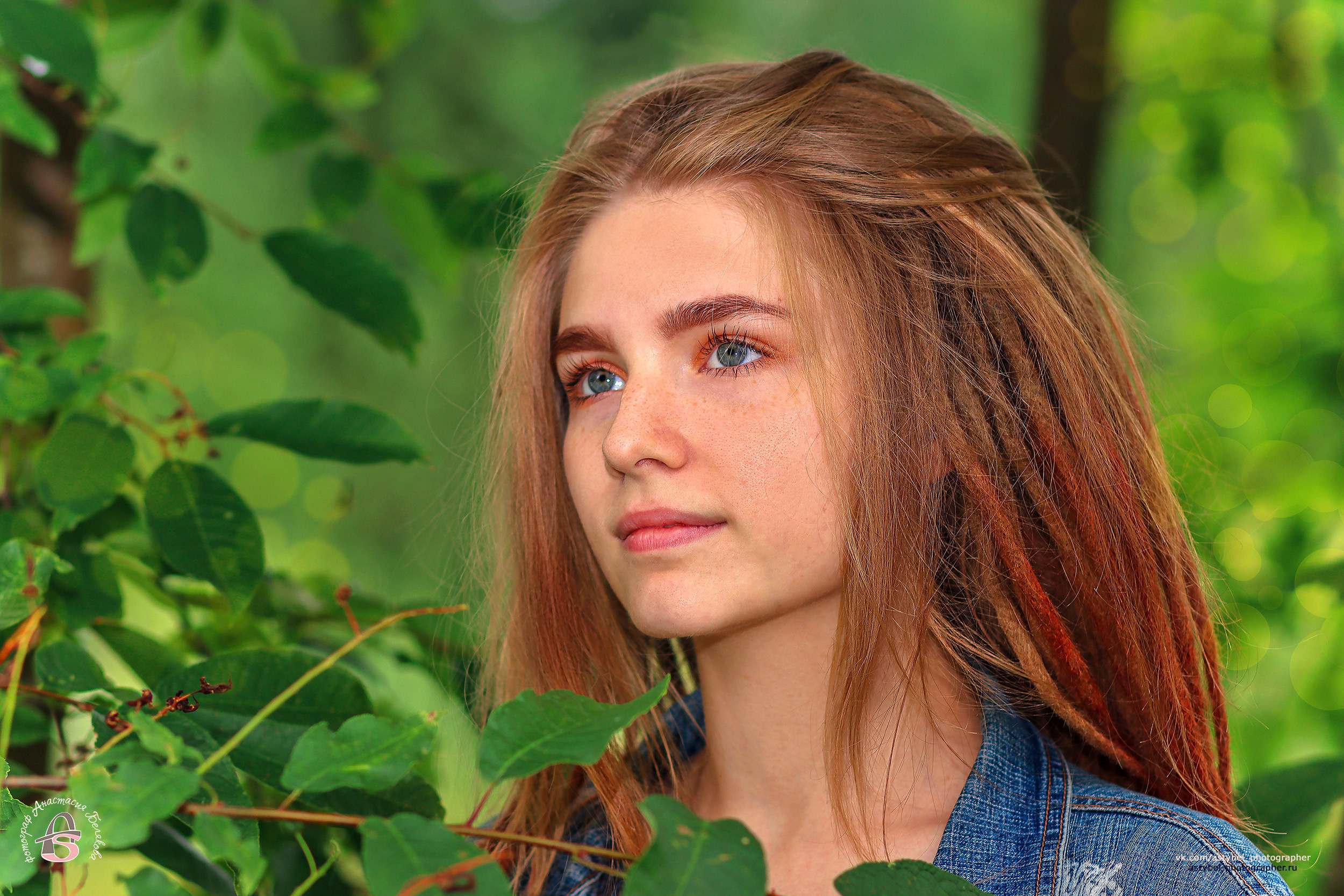 Фотосессия Елены в летнем Гатчинском парке. Фотограф Анастасия Белякова в Санкт-Петербурге и Гатчине
