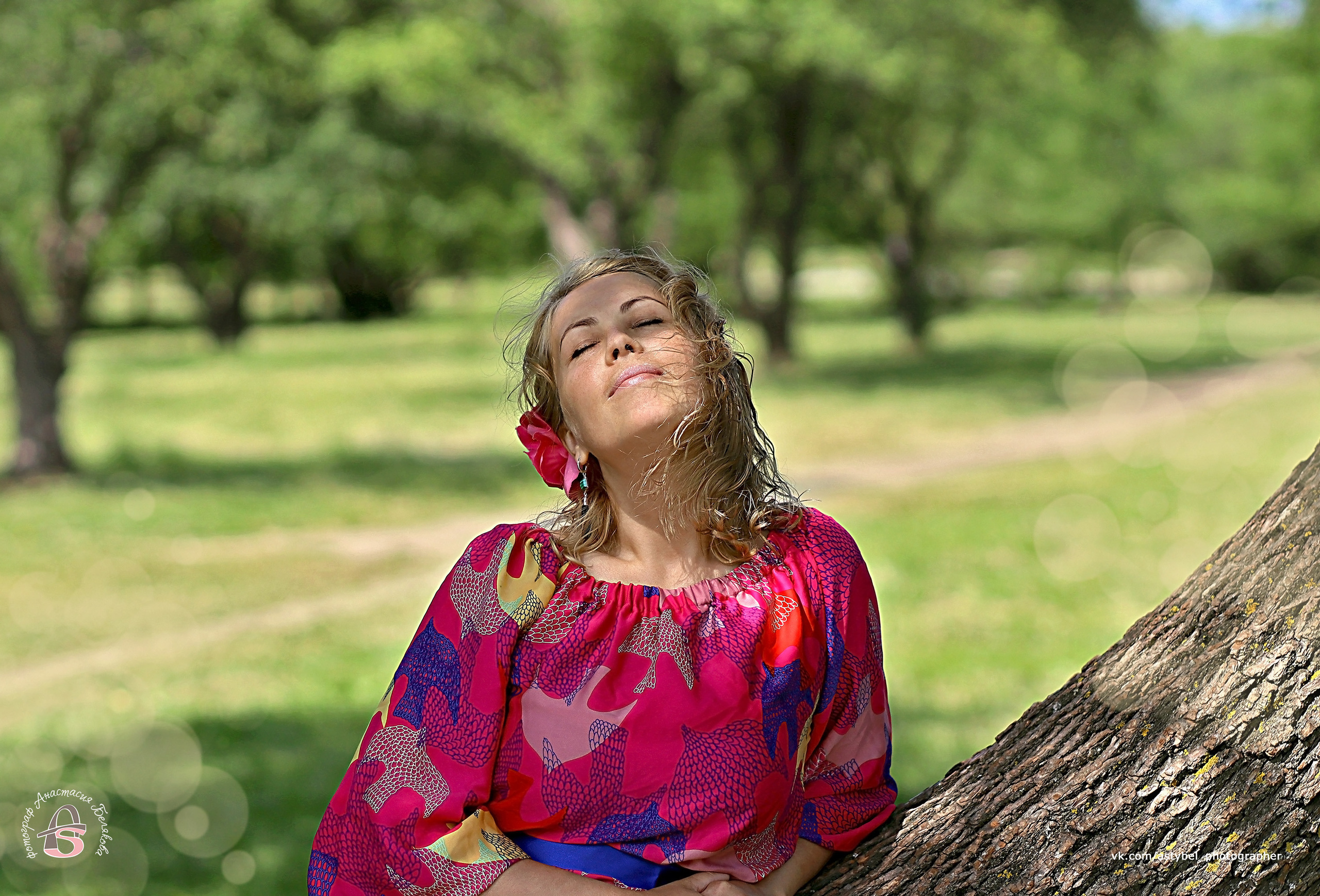 Фотосессия Виктории в Яблоневом саду в г. СПб. Фотограф Анастасия Белякова в Санкт-Петербурге и Гатчине