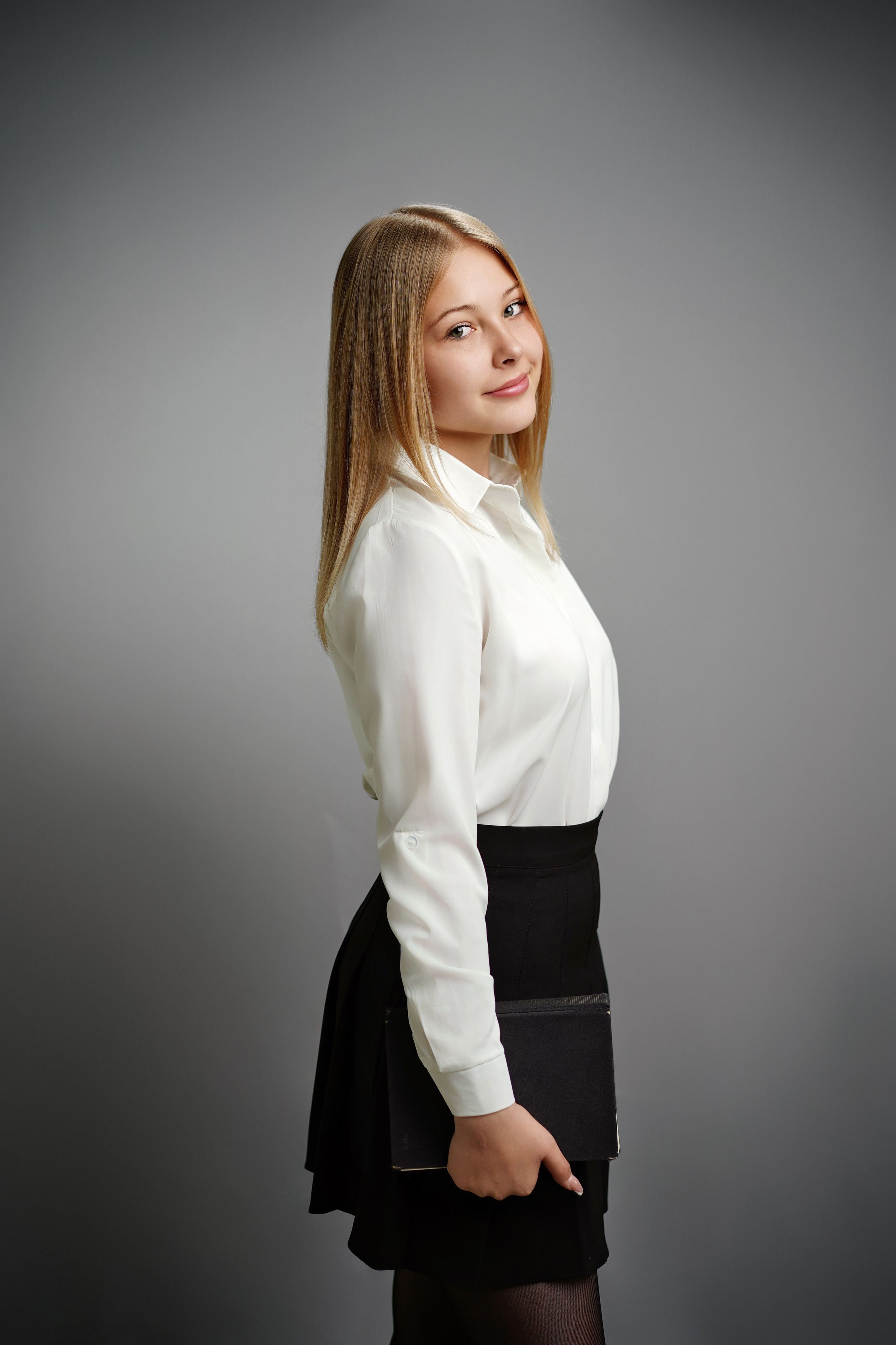 Стиль портрета в школе. GOTRA — выпускные альбомы в Тюмени