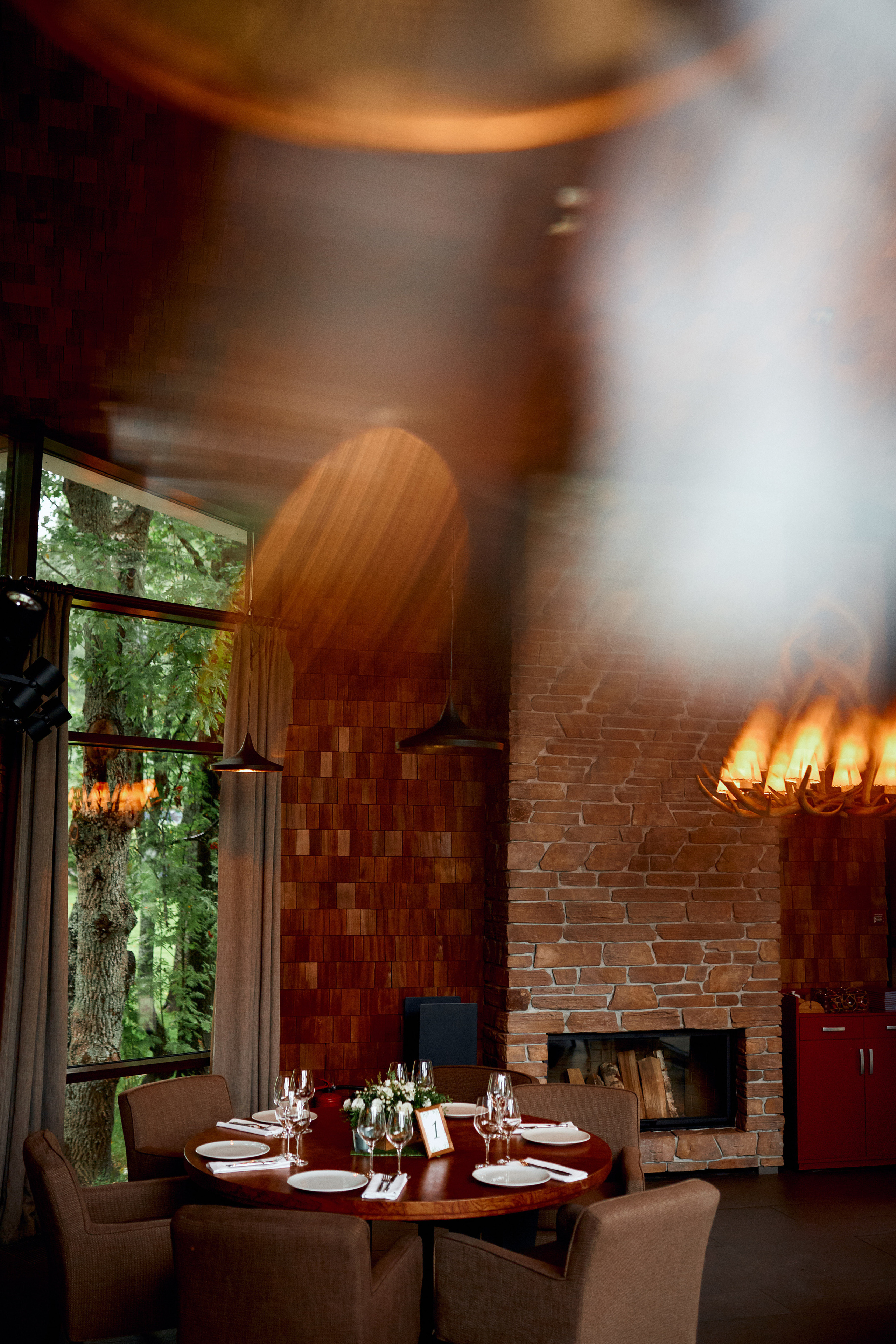 Давней свадебной традицией является выезд в город и фотосессии с достопримечательностями.