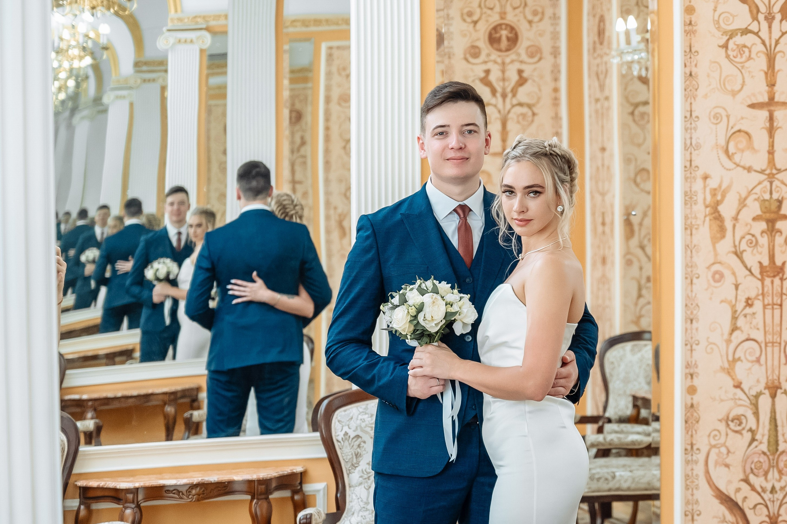 Свадебная фотография в Грибоедовском загсе, фотограф и видеограф Павел Коротков, выгодно и фото и видео снимать сразу, подробнее на странице сайта