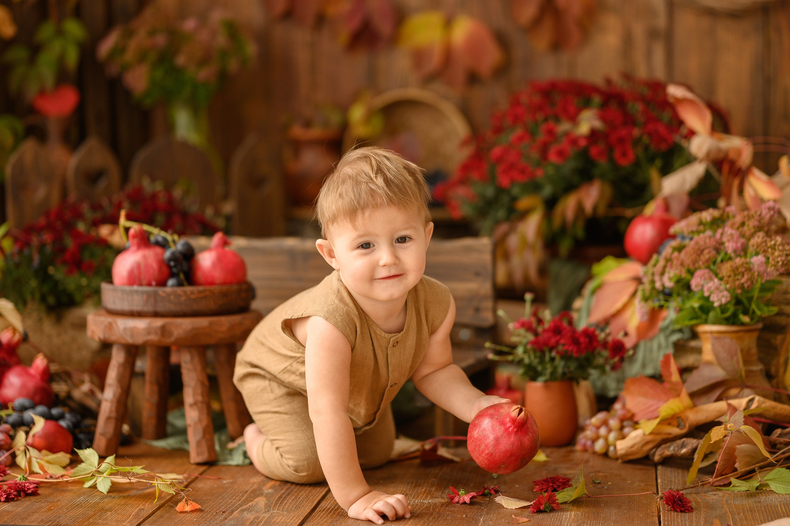 Коля и гранаты-виноград. Детский и семейный фотограф Ирина Гладких