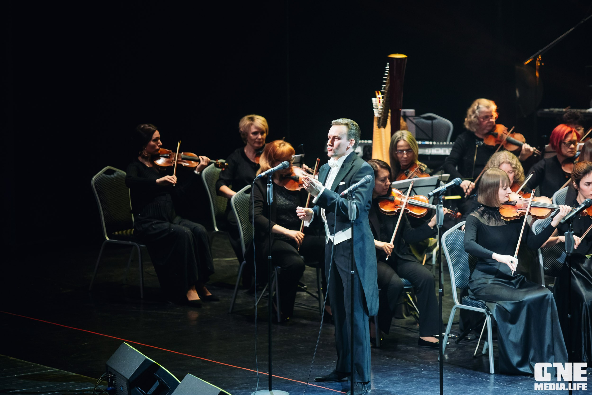 Концерт 8 марта в Янтарь холл. One Media Life: фоторепортажи, фотоотчеты с мероприятий и заведений