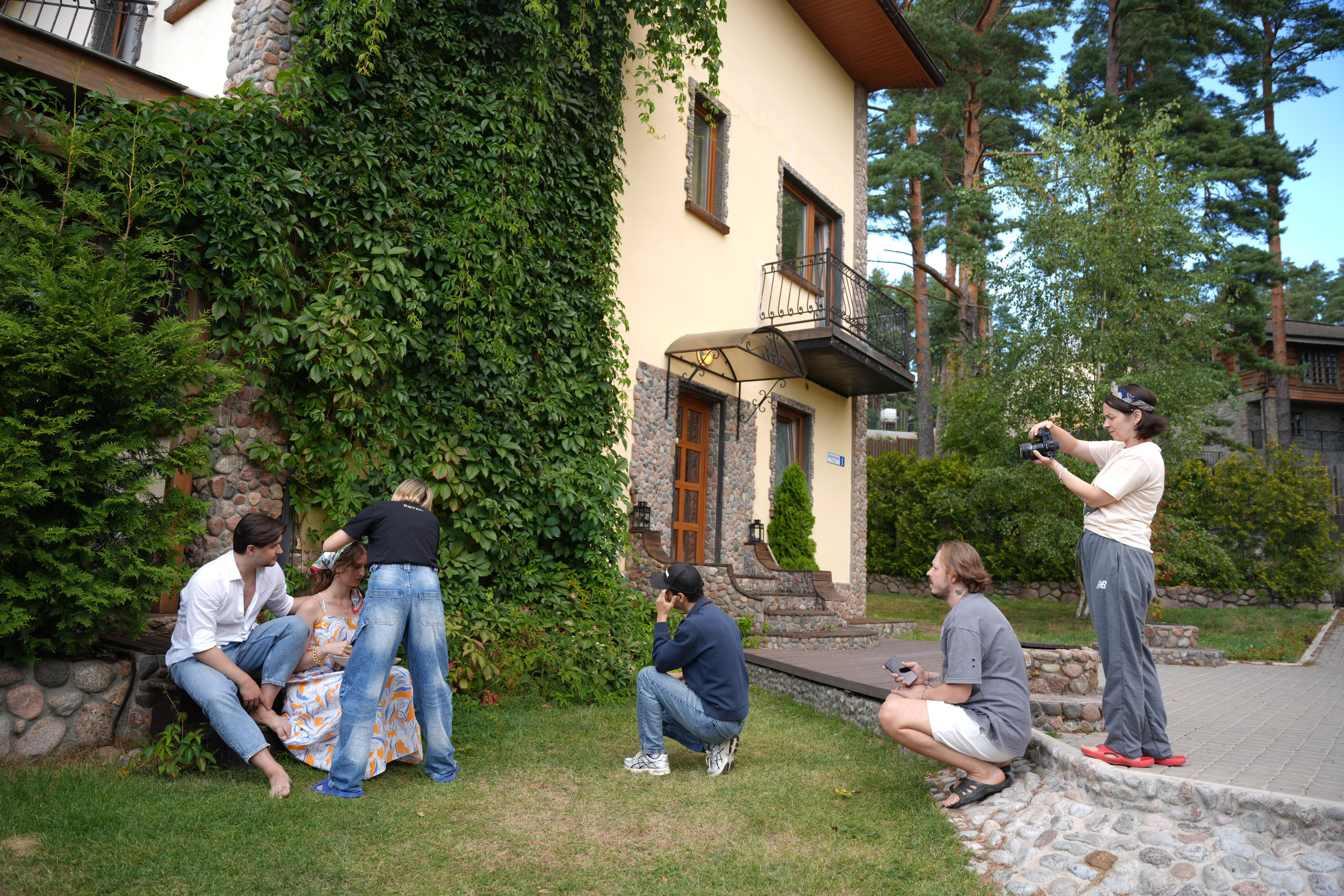 #backstage со съёмок команды в загородном доме. Портретный фотограф в Санкт-Петербурге Дмитриева Наталия