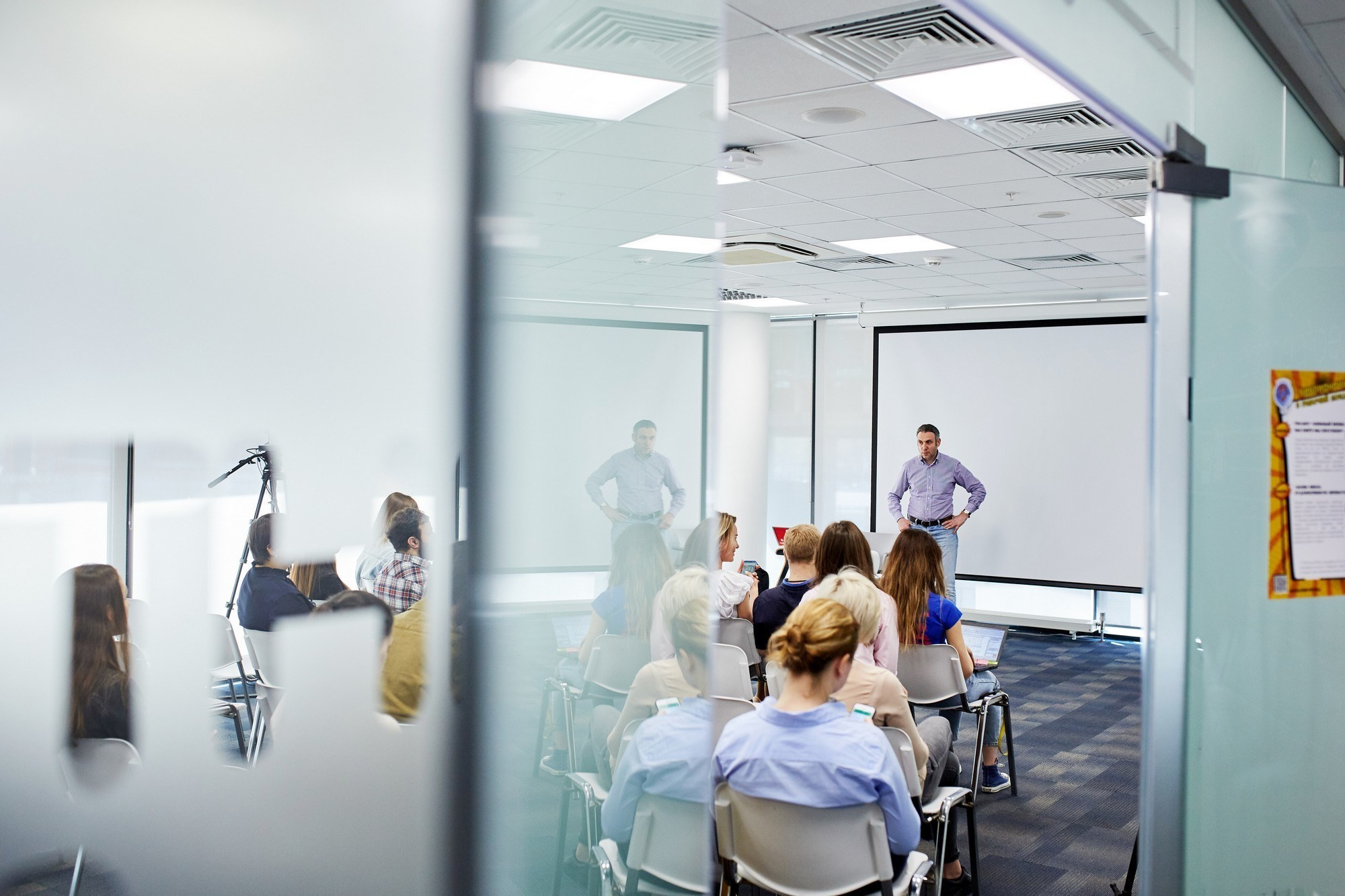 Фотограф на выставку в Москве, заказать услуги профессиональной фотосъёмки — Цены и стоимость услуг фотографа на съёмку выставки