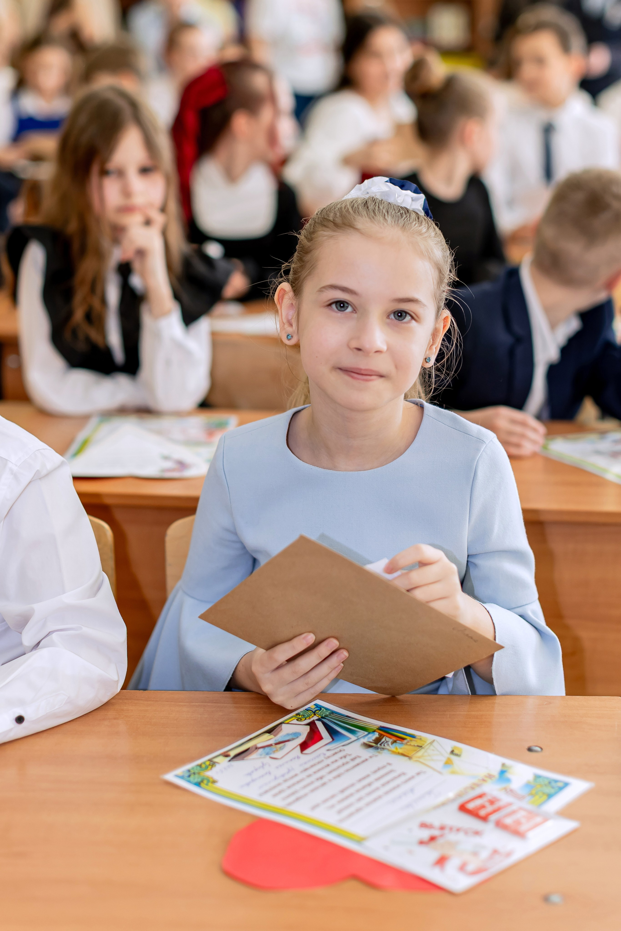 Выпускной в начальной школе в классе. Фотограф и видеограф Москва. Свадебный фотограф, видеограф. Выпускные альбомы. Оживающие альбомы