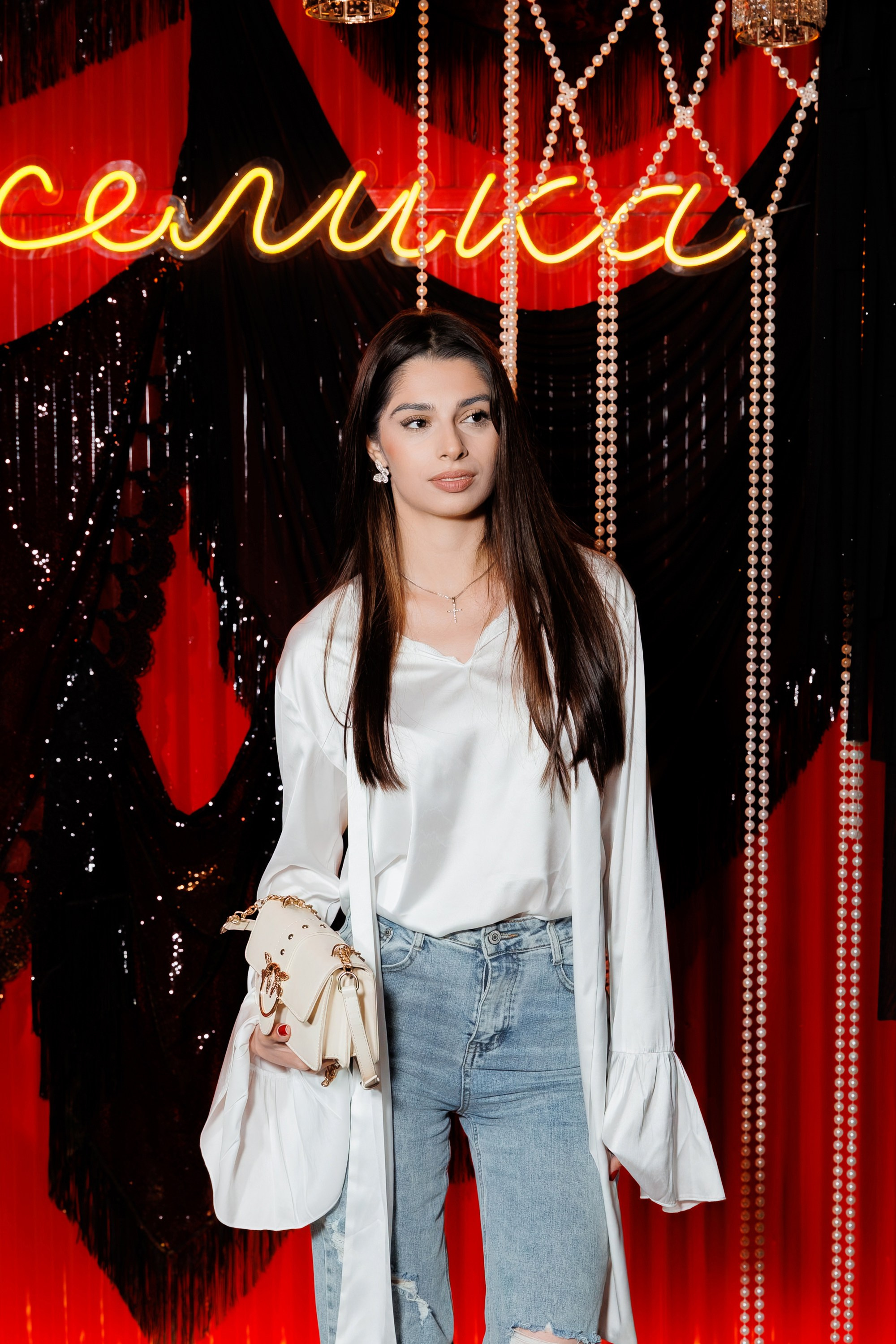 Вечеринка ELE AMU HOTEL в баре «Анжелика». СВОИ. ФОТООТЧЕТЫ-СОБЫТИЯ-МЕСТА