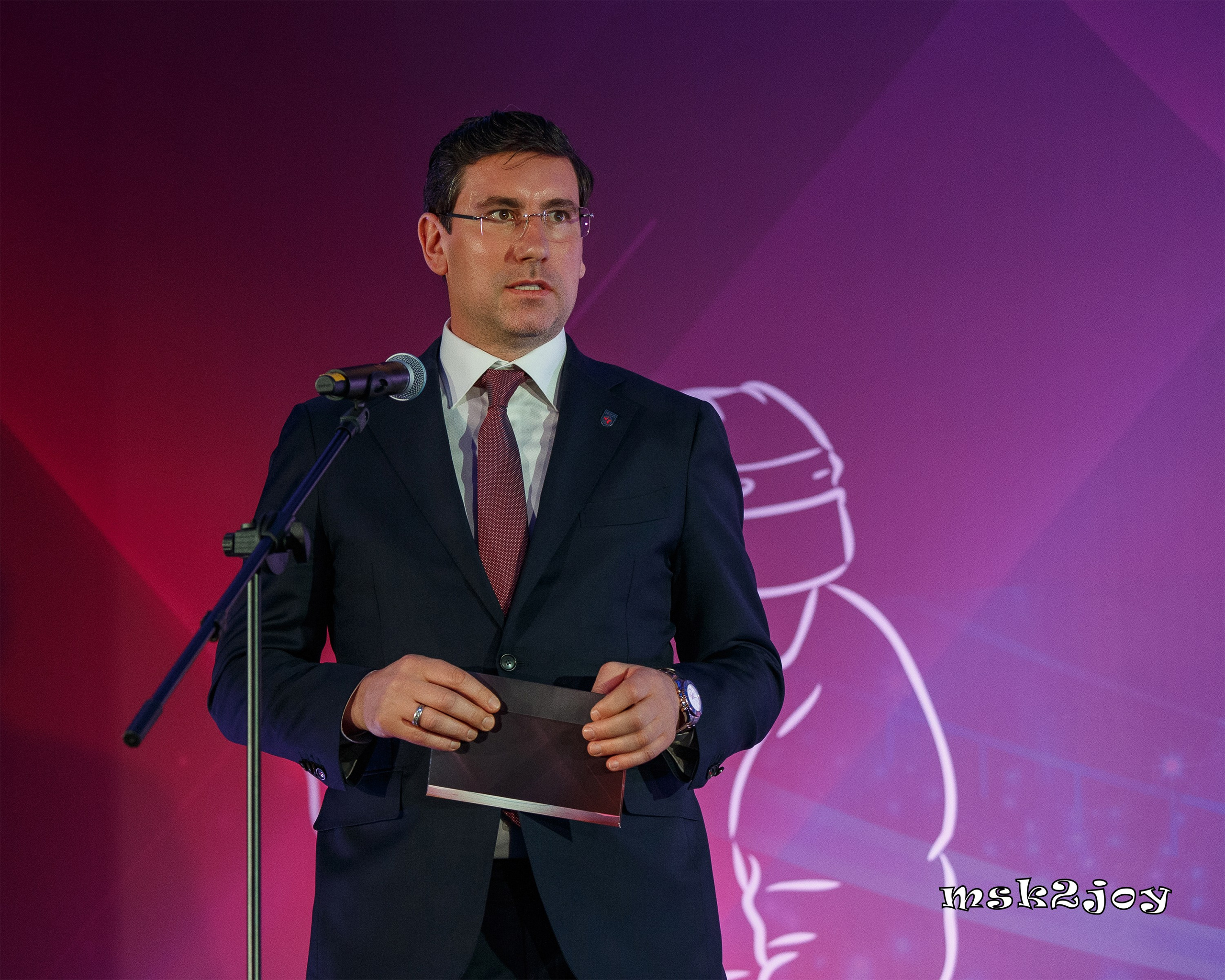 Вице-президент КХЛ по развитию молодёжного хоккея Александр Гуськов на церемонии закрытия сезона МХЛ 2023-2024