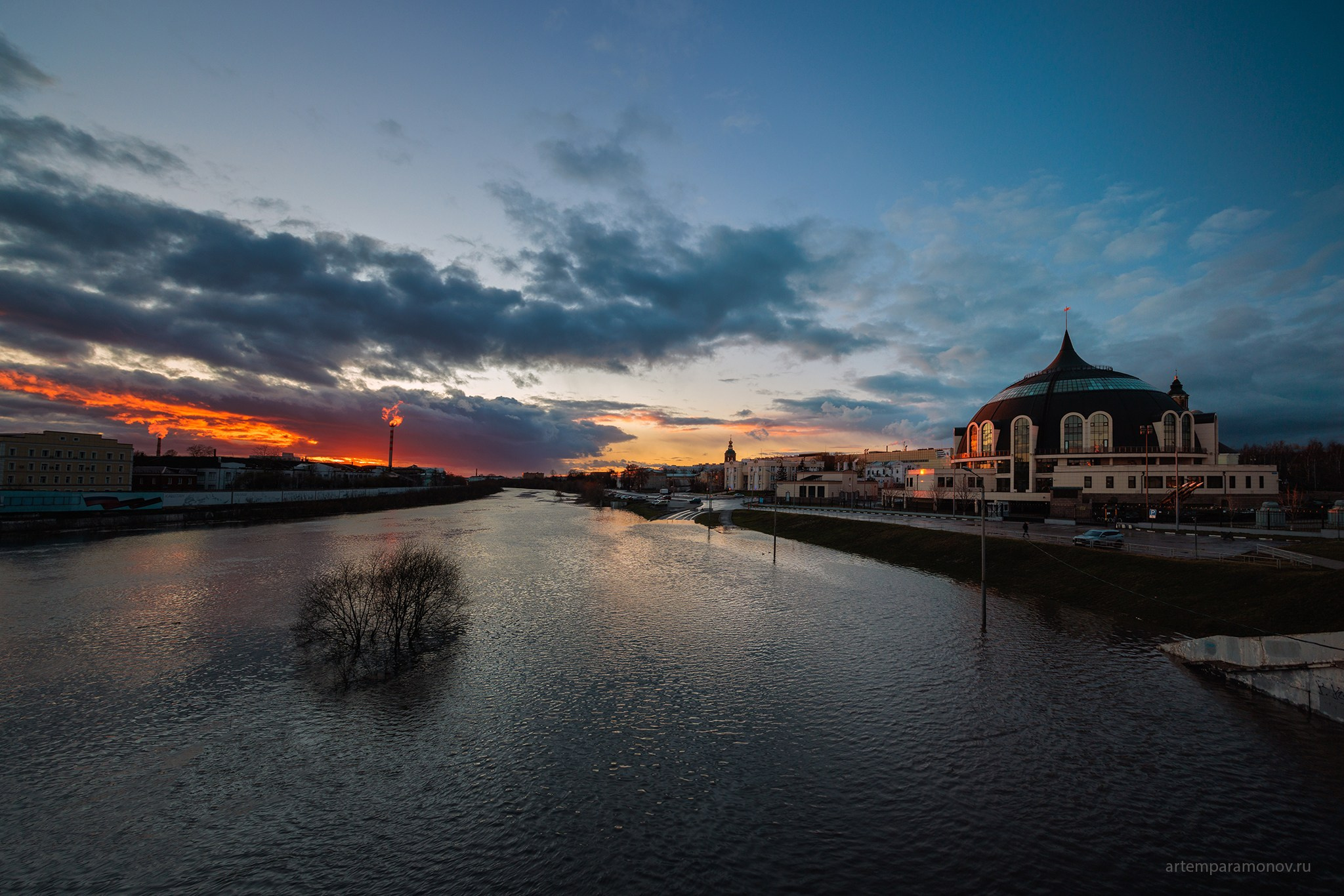 Тула. Апрель. Фотохудожник Артём Парамонов