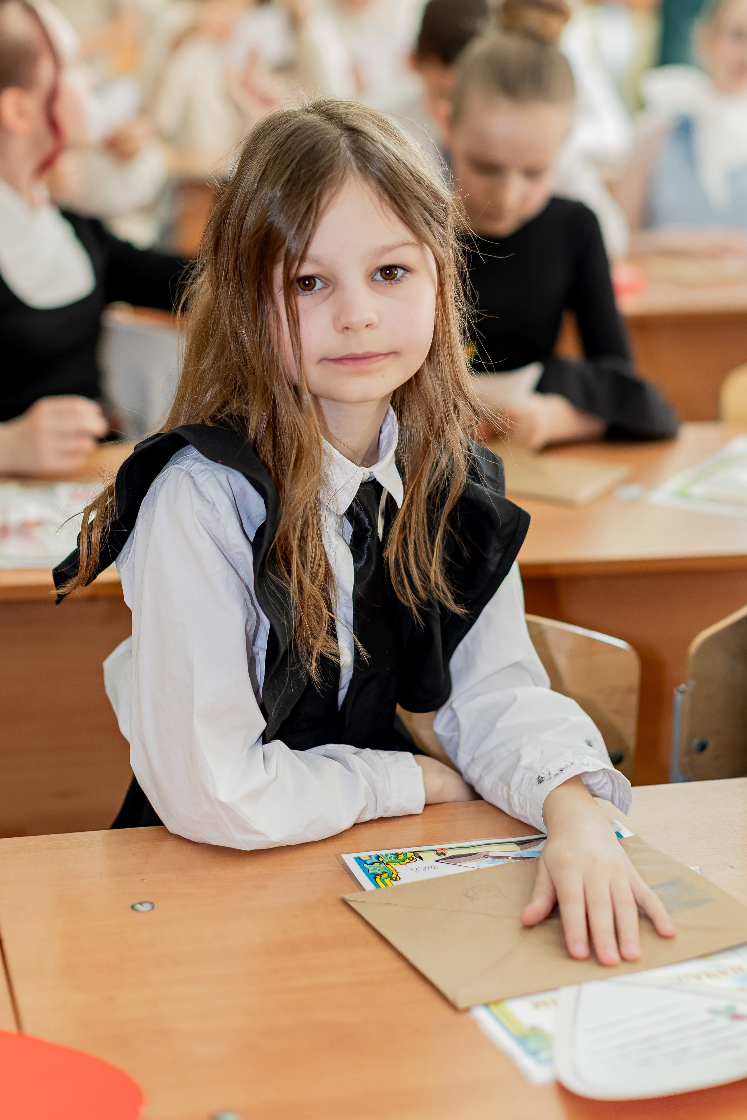 Выпускной в начальной школе в классе. Фотограф и видеограф Москва. Свадебный фотограф, видеограф. Выпускные альбомы. Оживающие альбомы