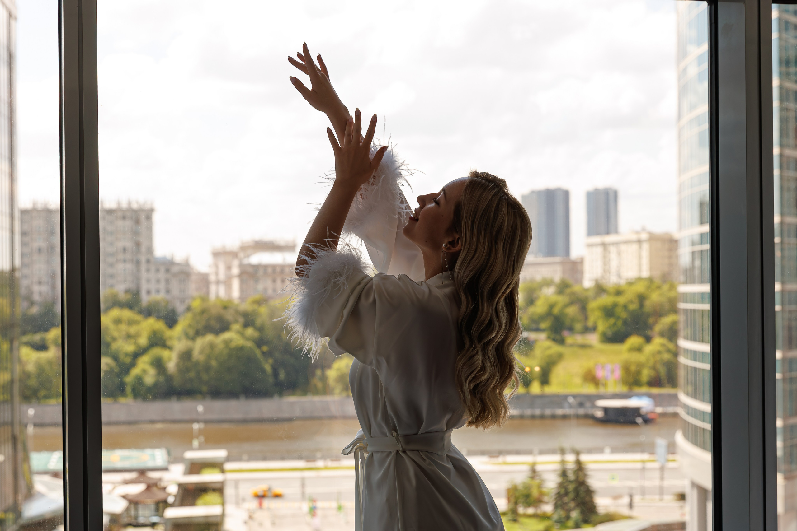 Свадебная фотосессия и сборы в NOVOTEL MOSCOW CITY. Свадебный фотограф Москва и МО Сергей Киржаев