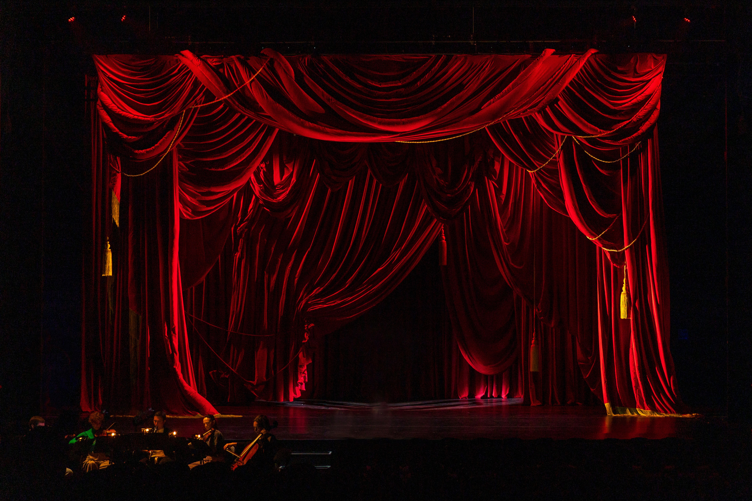 История занавеса. Превращаем идею в технологию