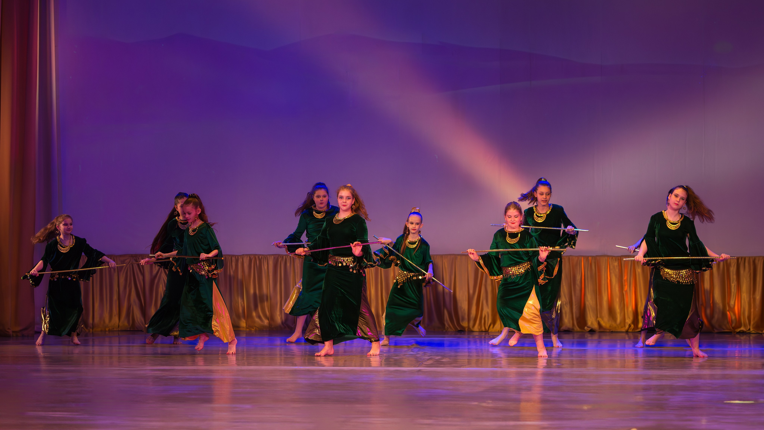 Студия «Lamis» отчетный концерт 2024. Выпускные альбомы и школьный фотограф в Подольске, Троицке, Щербинке, Москве и Московской области