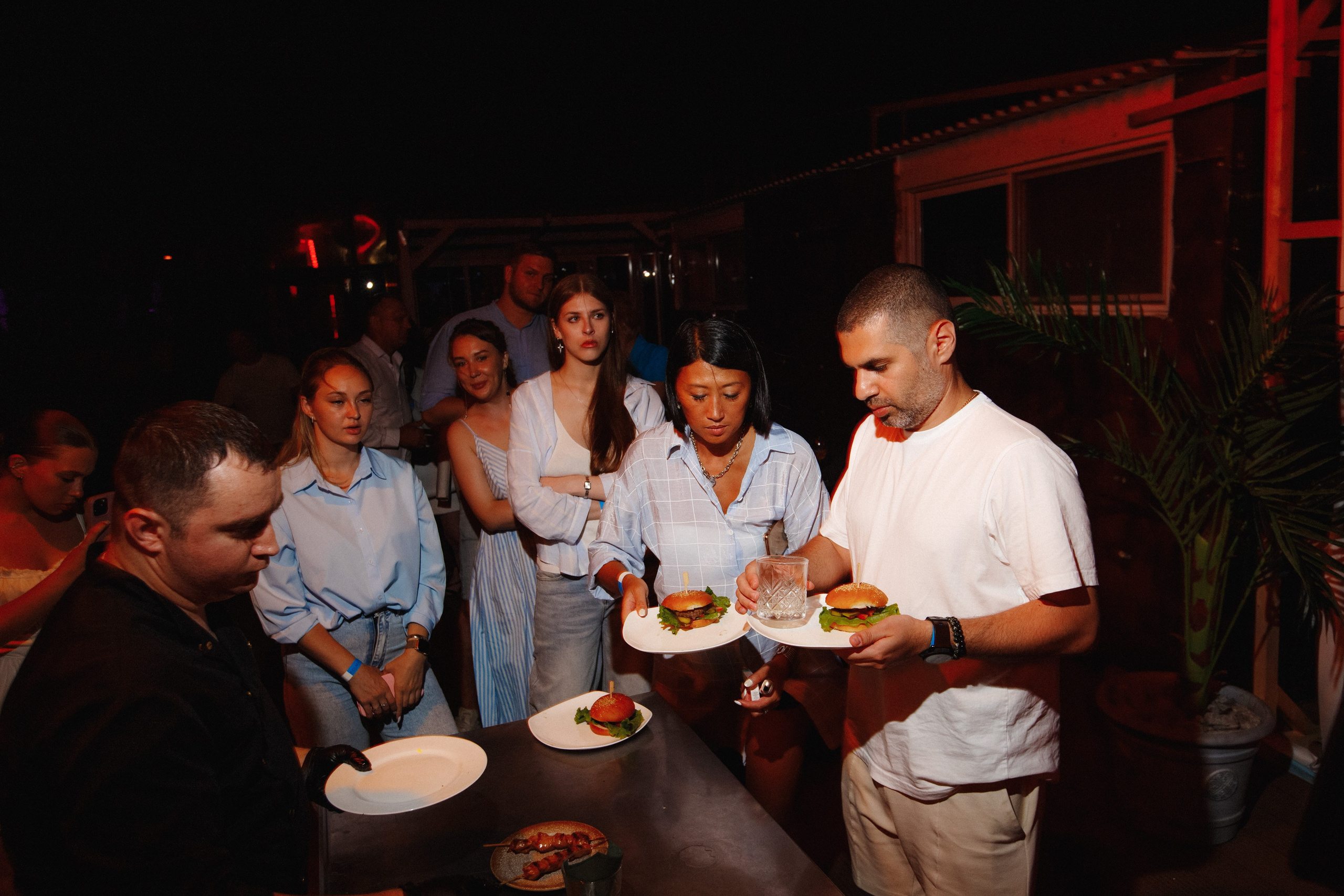 СОБРАНИЕ — ПРЕЗЕНТАЦИЯ НОВОГО НОМЕРА. СВОИ. ФОТООТЧЕТЫ-СОБЫТИЯ-МЕСТА