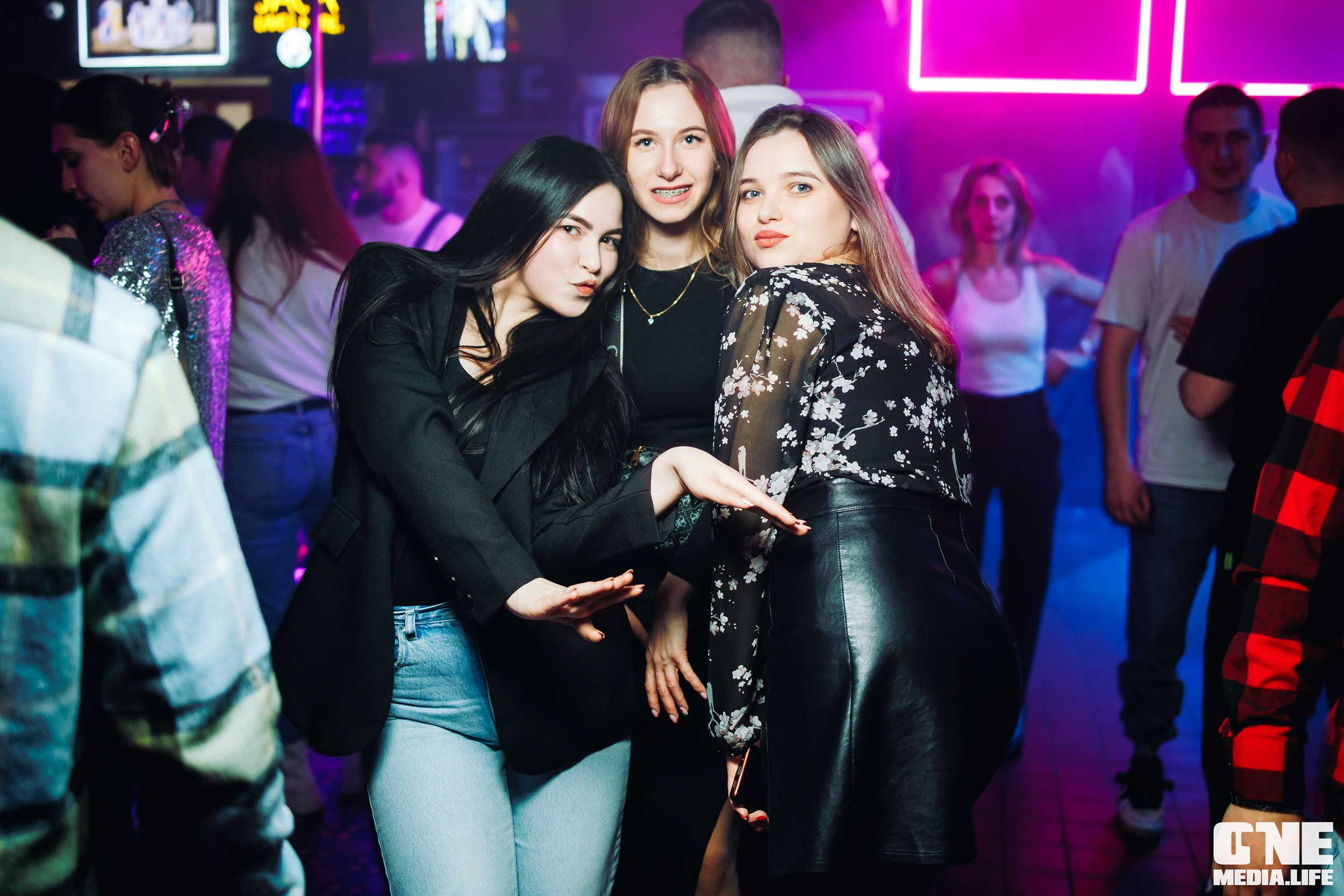 Фотоотчет из бара XxxX. One Media Life: фоторепортажи, фотоотчеты с мероприятий и заведений