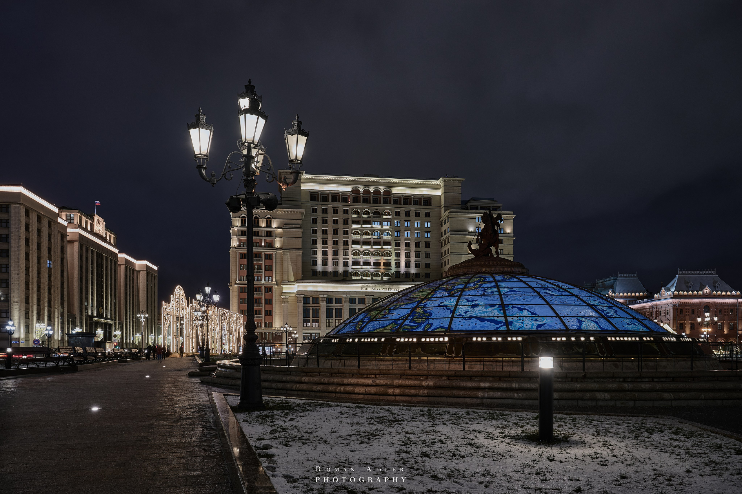 Магазин. Фотограф Роман Адлер