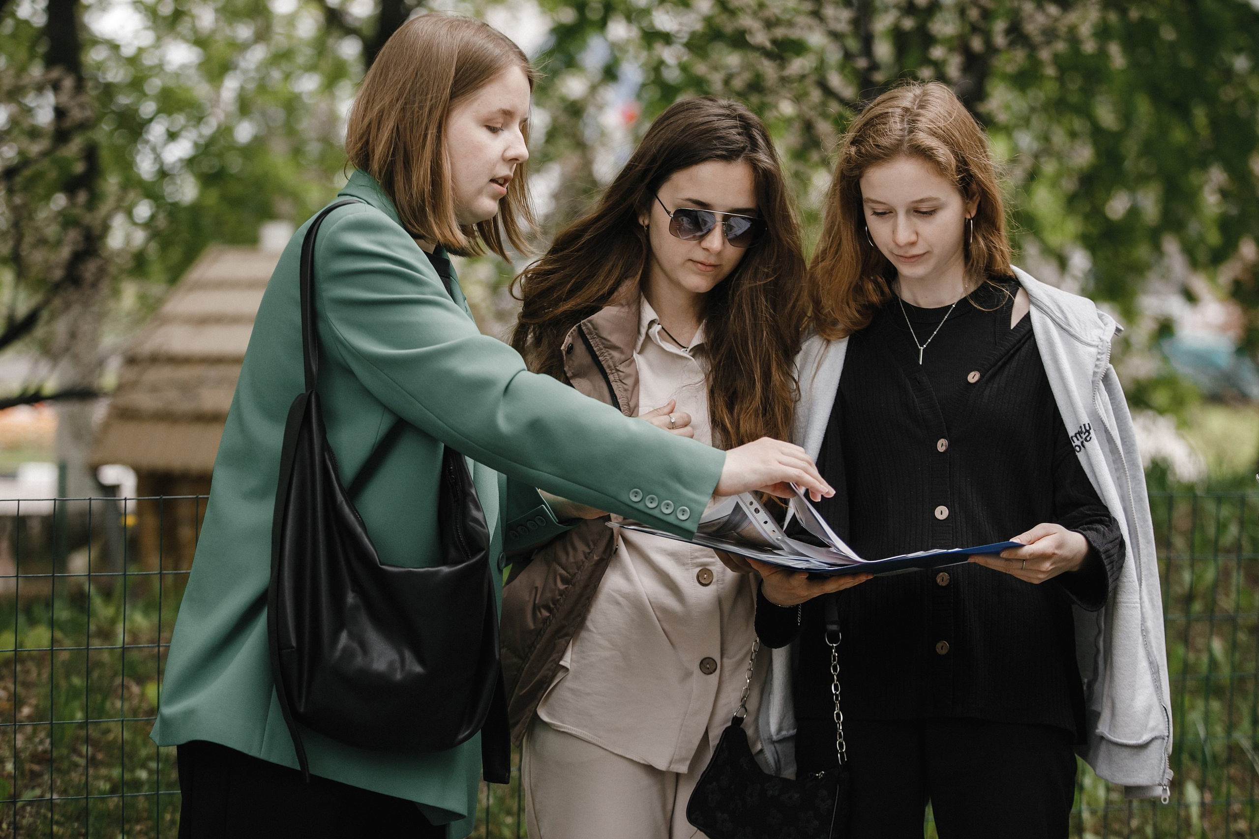14.05.2023 // Фотопрогулка в Переделкино. Фотовыставки serebro.gallery, в которых автором можешь стать ты! | Москва