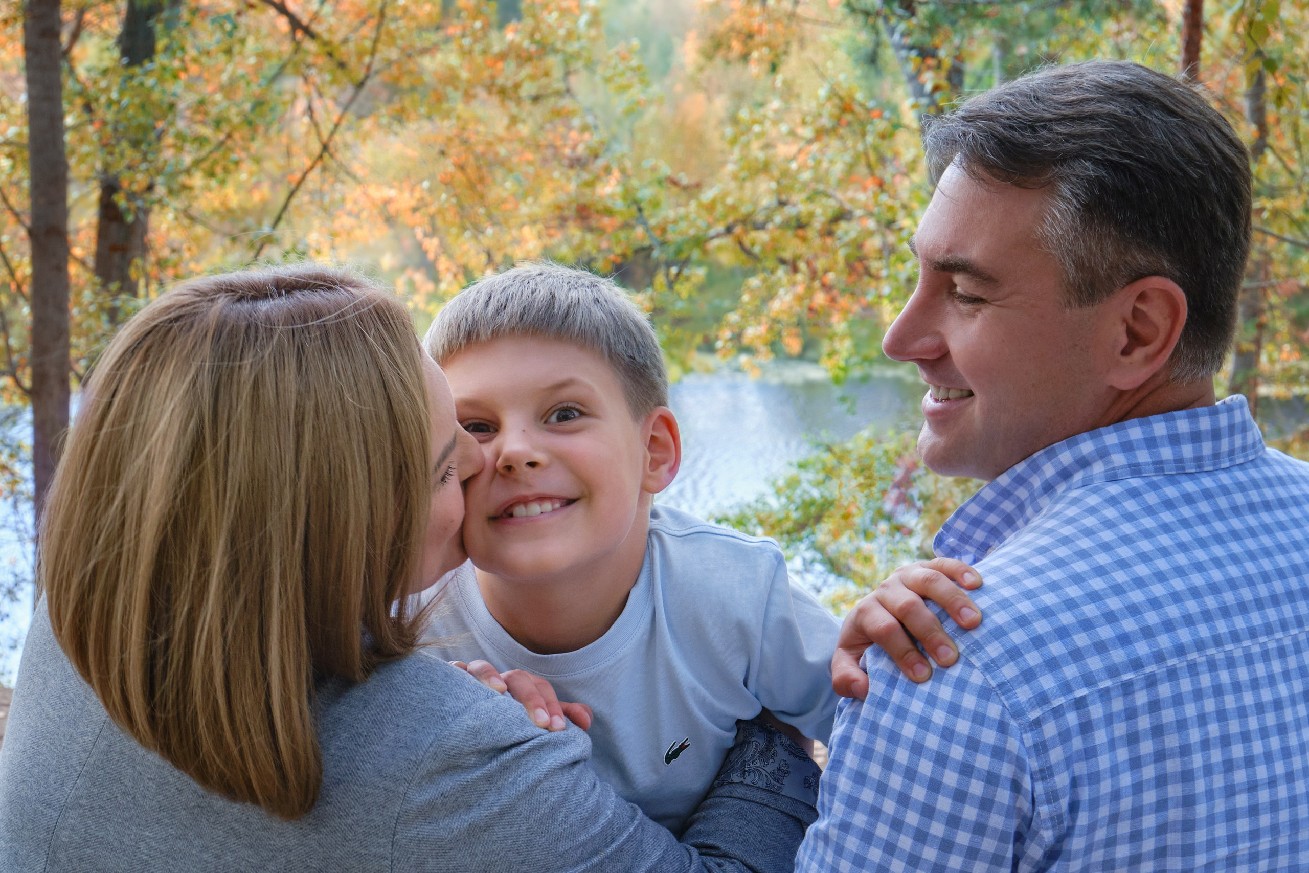 Семейная фотосессия в Самаре. Идеи и образы для съёмки в студии