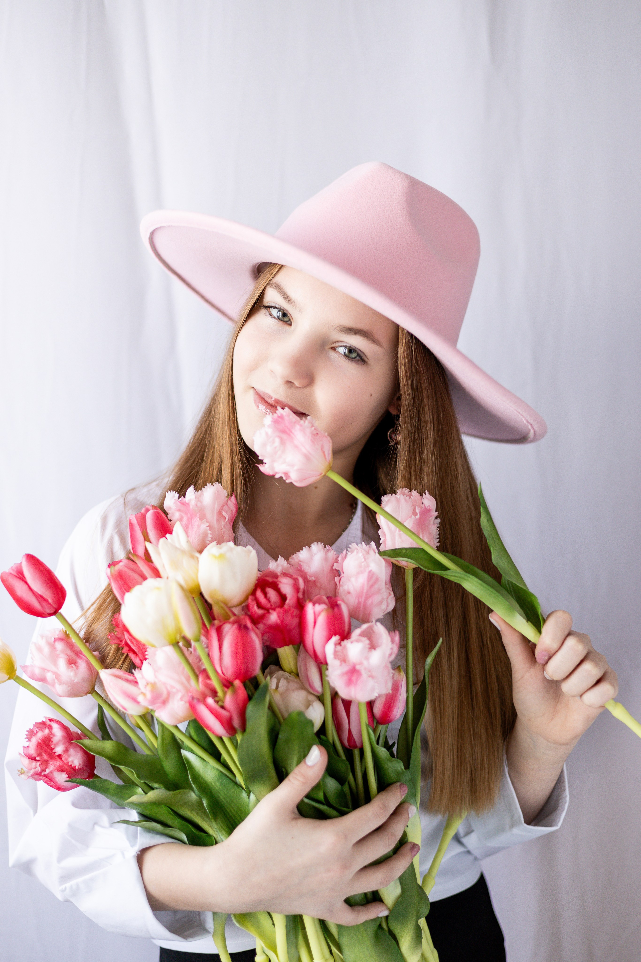 Школьные фотопроекты. Выпускные фотоальбомы в Коломне. Валерий и Светлана Щавелевы