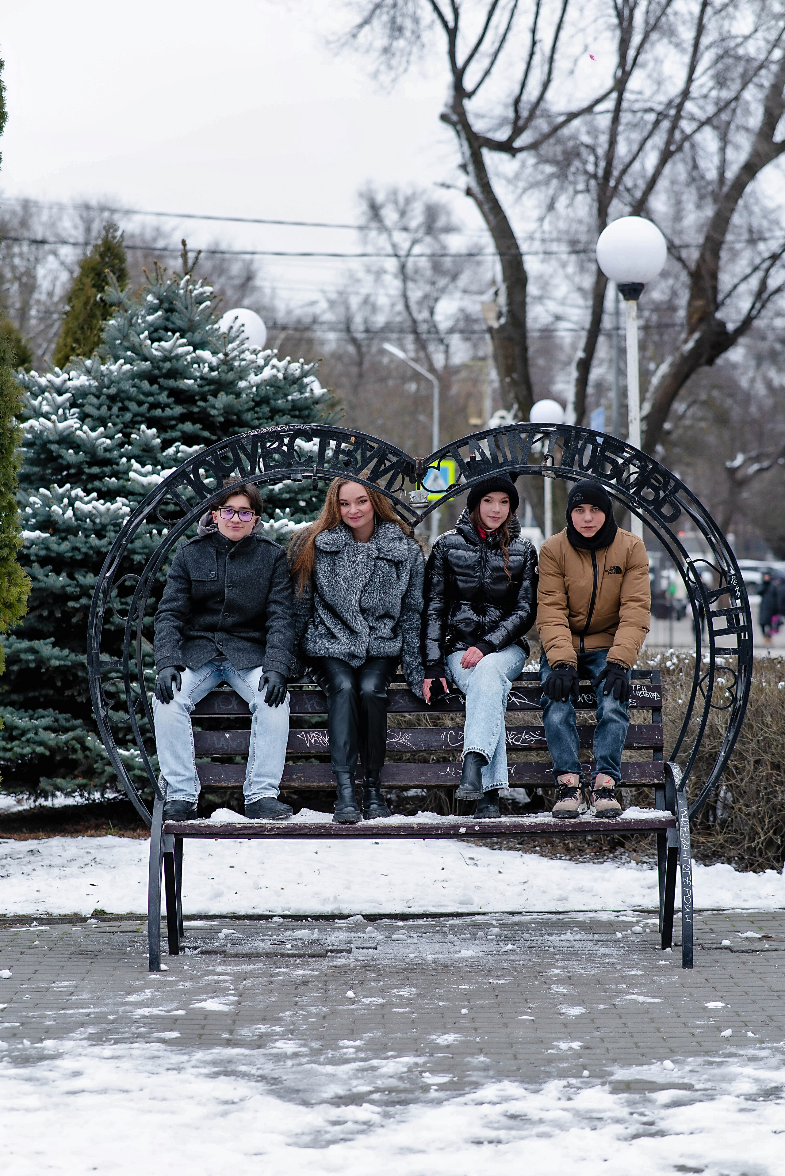 Выпускные (школьные) альбомы (книги) в Ростове-на-Дону. Современные Выпускные Альбомы в Ростове-на-Дону