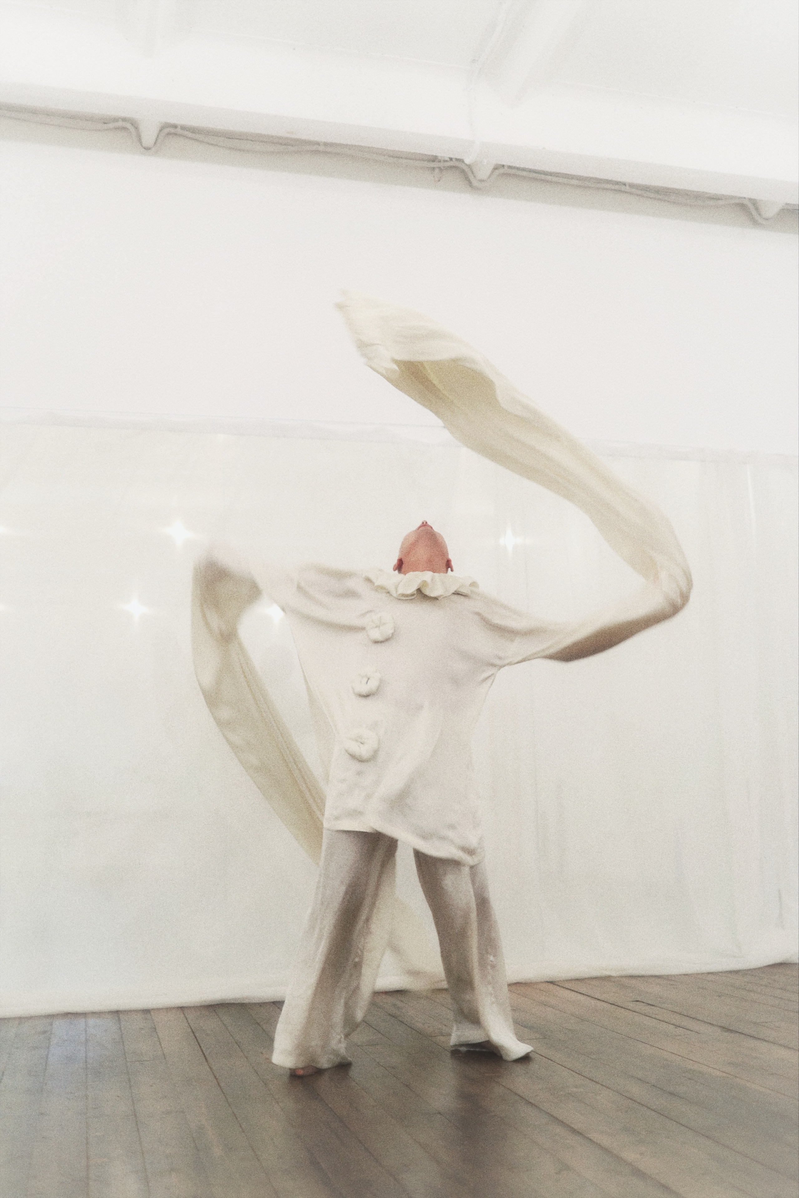 Pavel Alekhin, Clown-mime / Saint-Petersburg 2024. POLINA MÔMOT