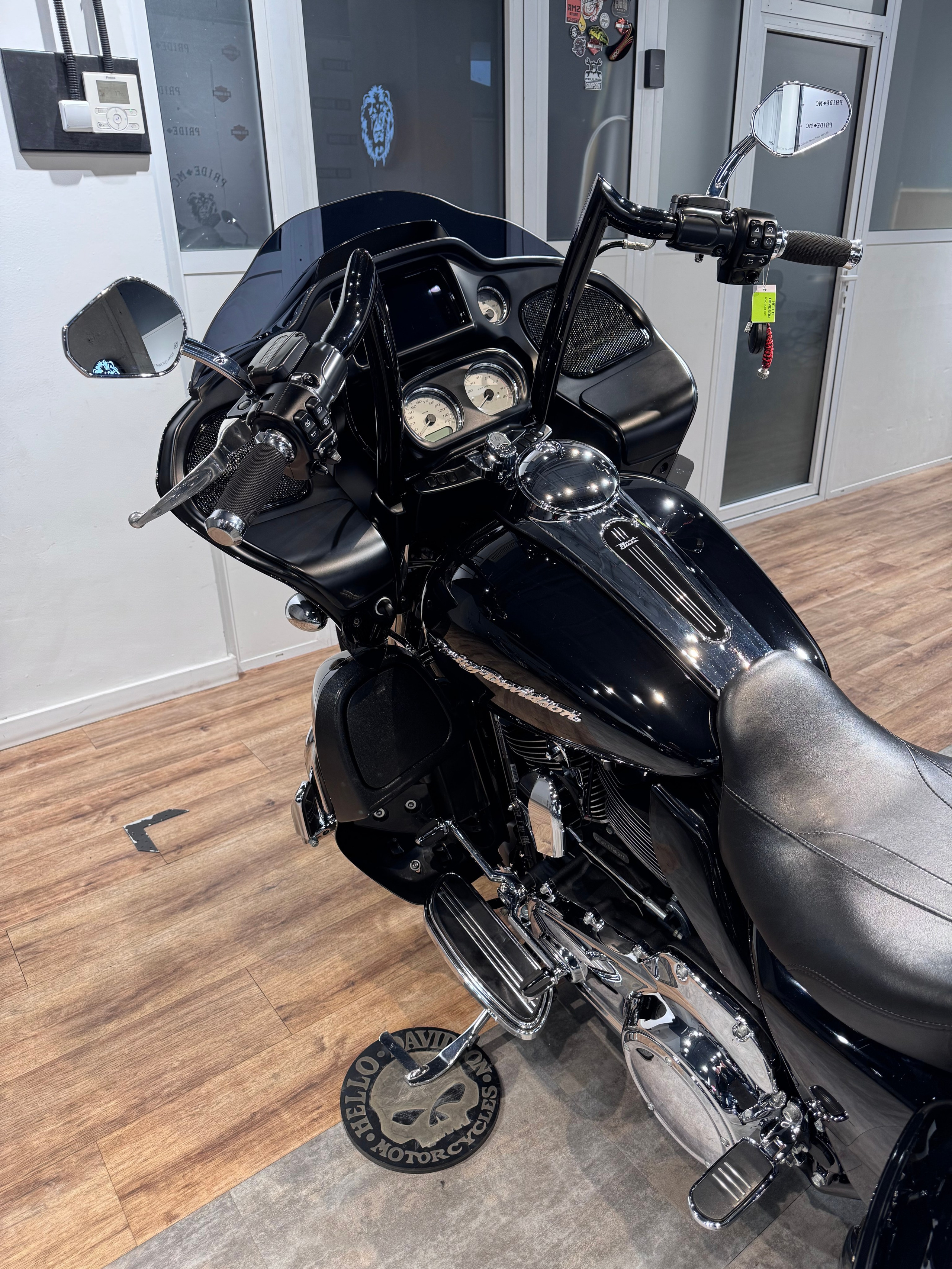 2020 Road Glide F47 Arlen Ness. Hello Davidson, Москва. Только хорошие мотоциклы…